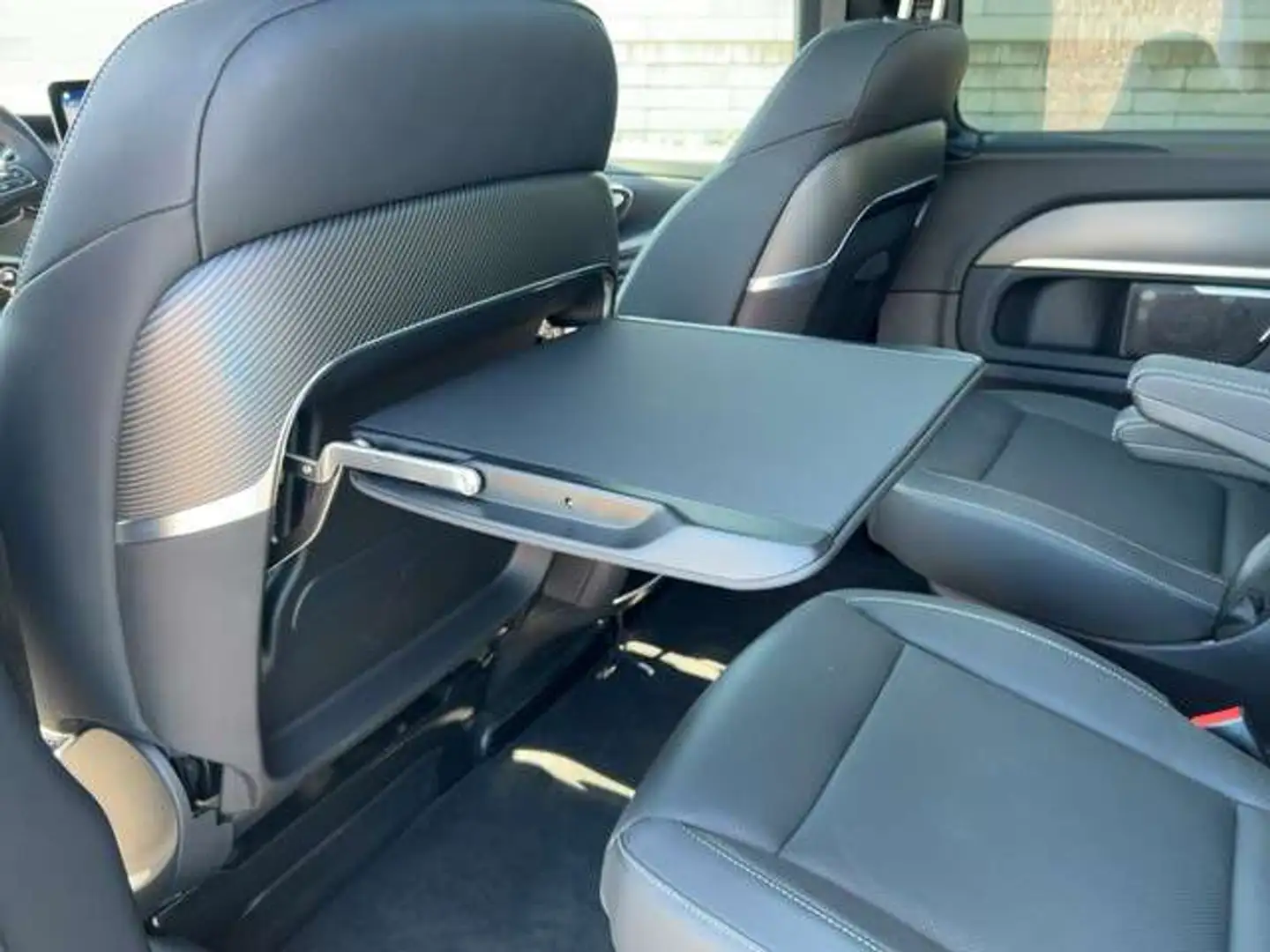 Mercedes-Benz V 300 d 4MATIC EXCLUSIVE Lang 360 LED LM FLA Silber - 2