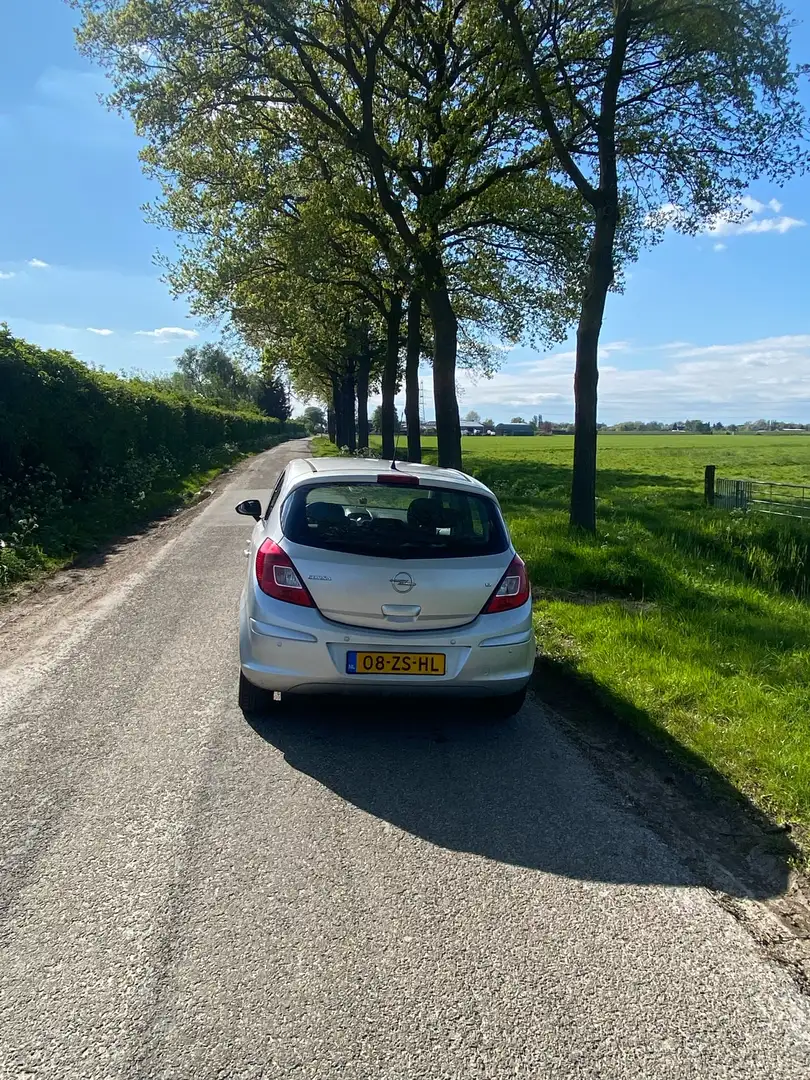 Opel Corsa 1.2-16V Business Šedá - 2