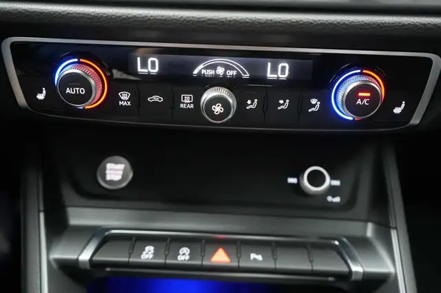 Audi Q3 view 15