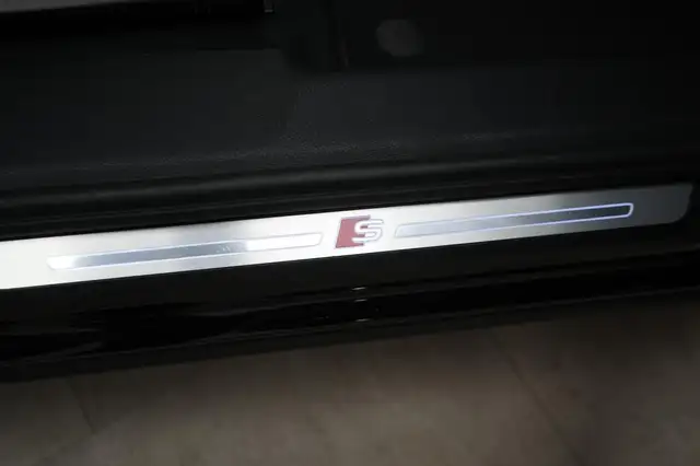 Audi Q3 view 25