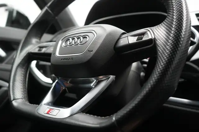 Audi Q3 view 21