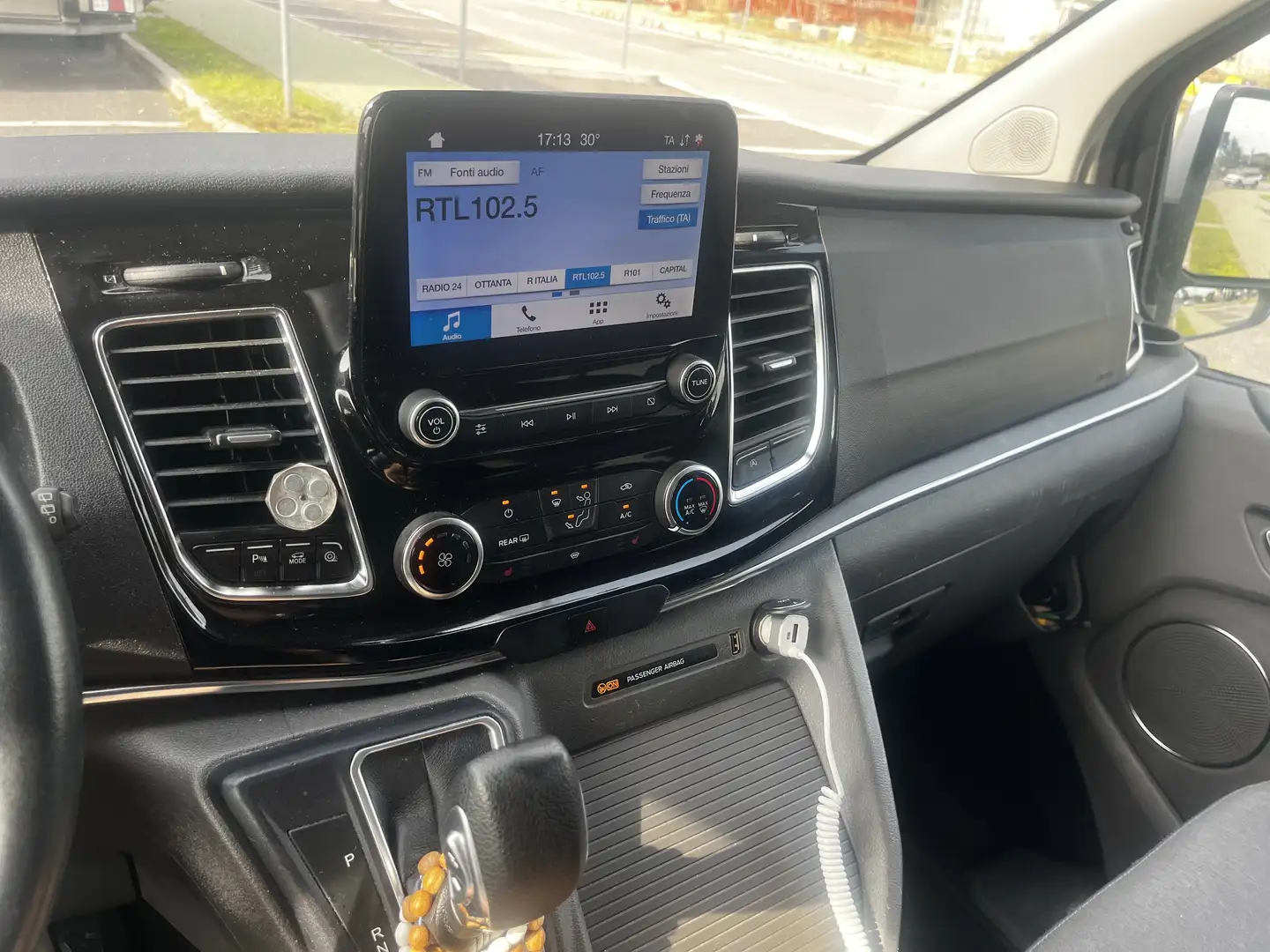 Ford Tourneo Custom - 1