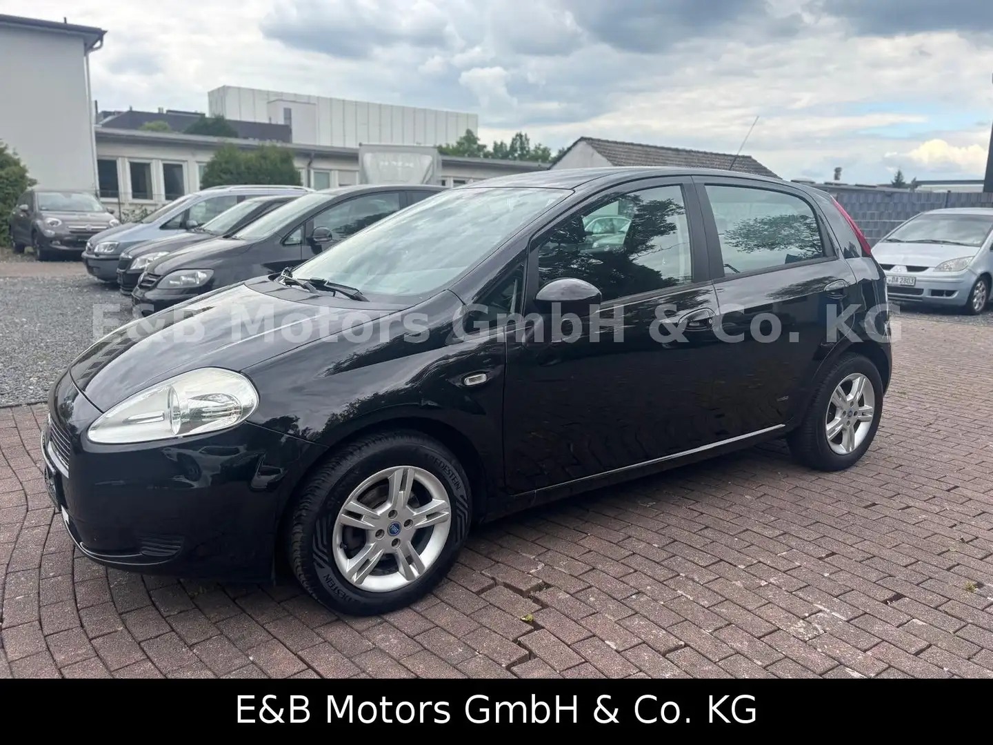 Fiat Grande Punto 1.2 8V Dynamic Schwarz - 2