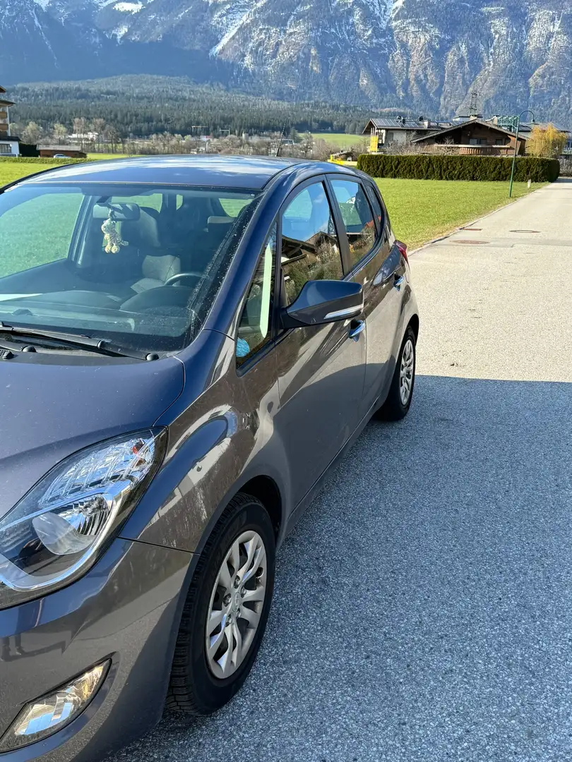 Hyundai iX20 iX20 1,4 CVVT ISG Comfort Comfort Grau - 2