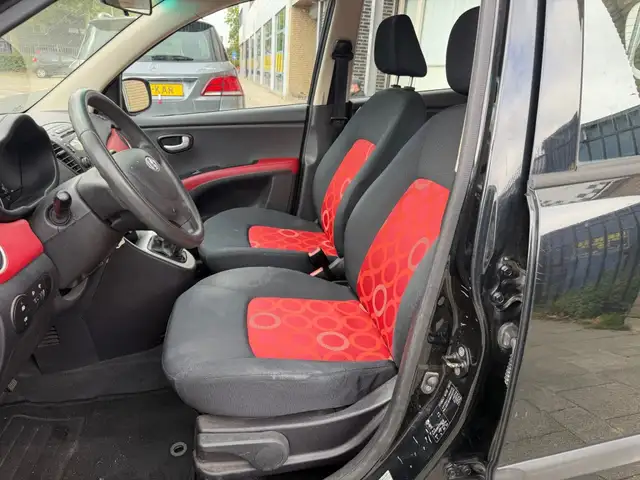 Hyundai I10 view 10
