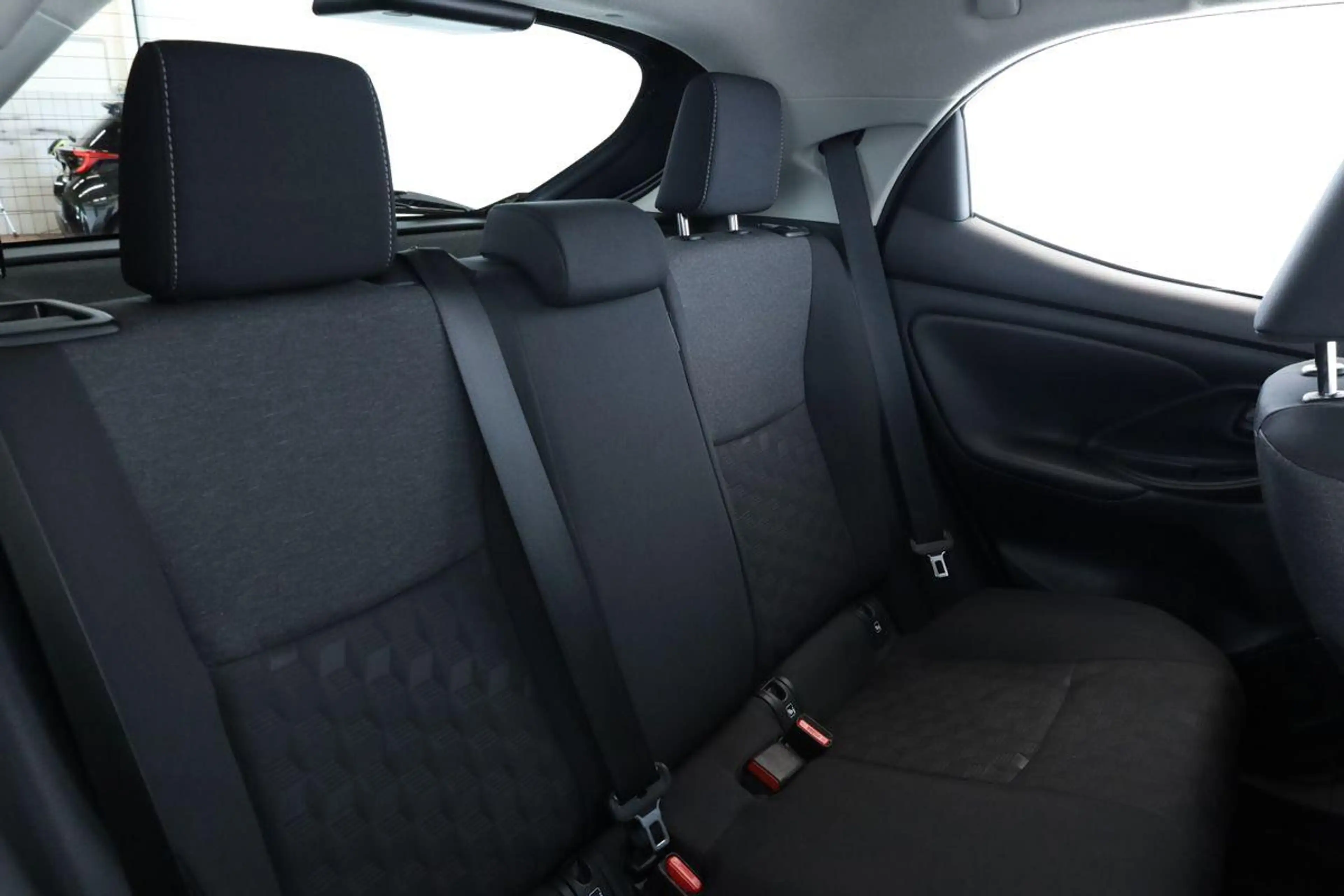 Toyota Yaris Hybrid 116 Teamplayer LED App SHZ Key Kam — photo 13