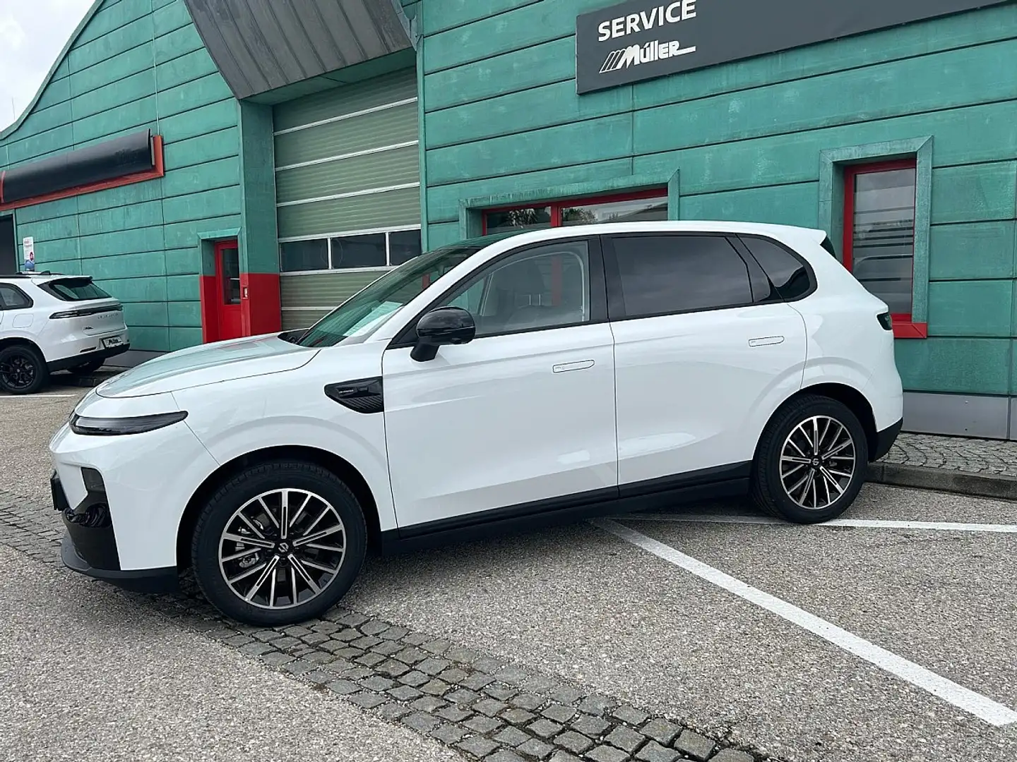 Leapmotor B10 Design Pro Max 67,1 kWh (Reichweite WLTP 432) Weiß - 2