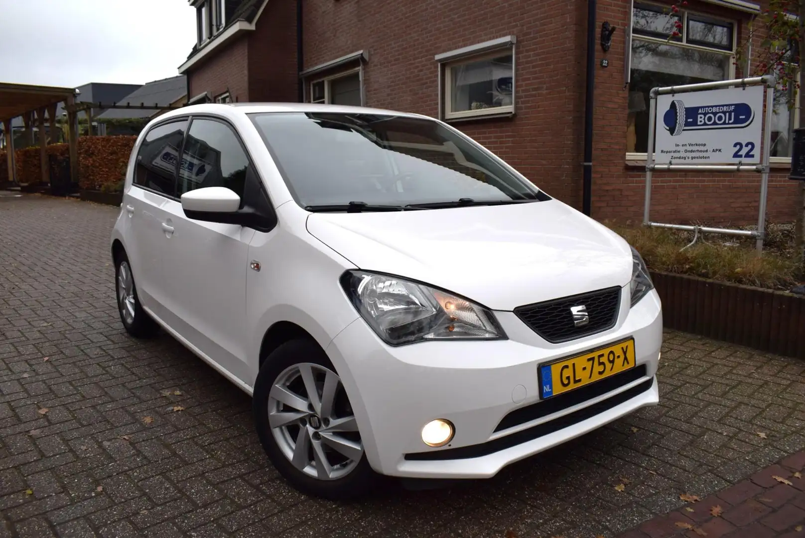 SEAT Mii 1.0 Sport Connect CRUISE/AIRCO/NAVI/BLUETOOTH/NL-A Wit - 2