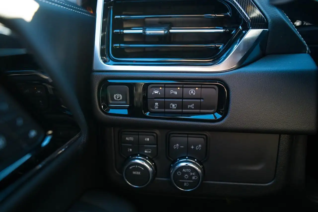 GMC Yukon снимка GMC Yukon