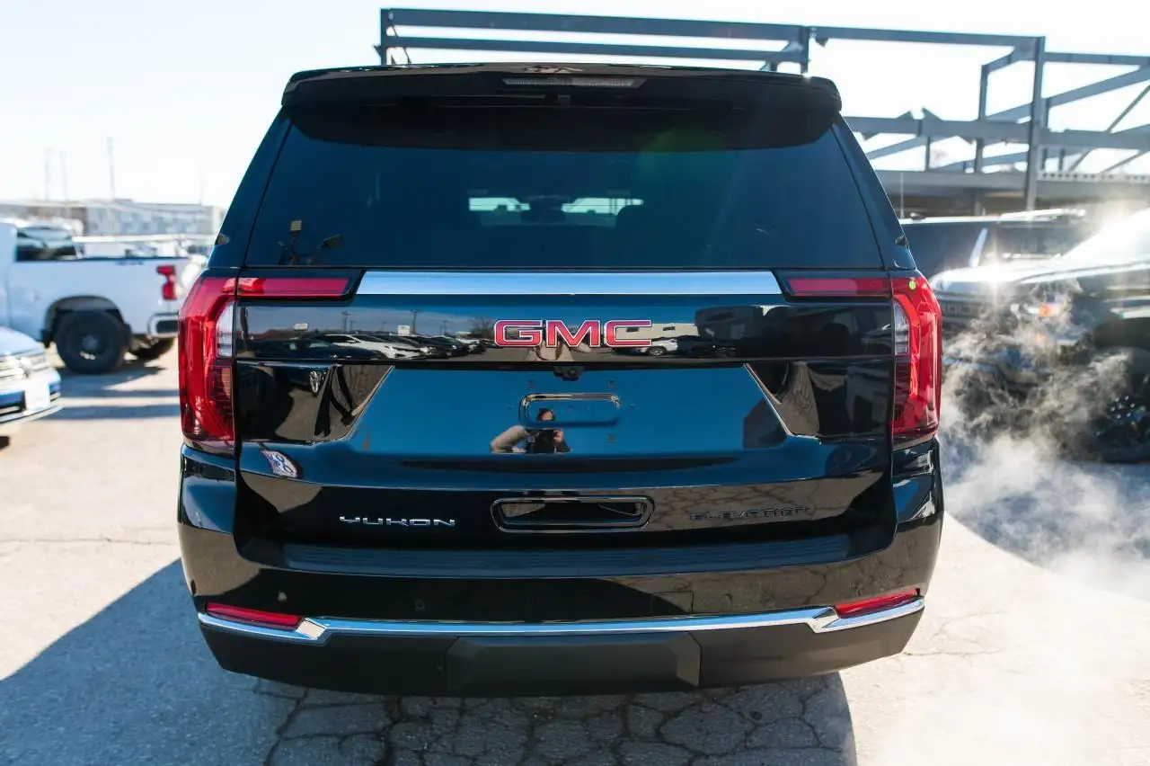 GMC Yukon снимка GMC Yukon