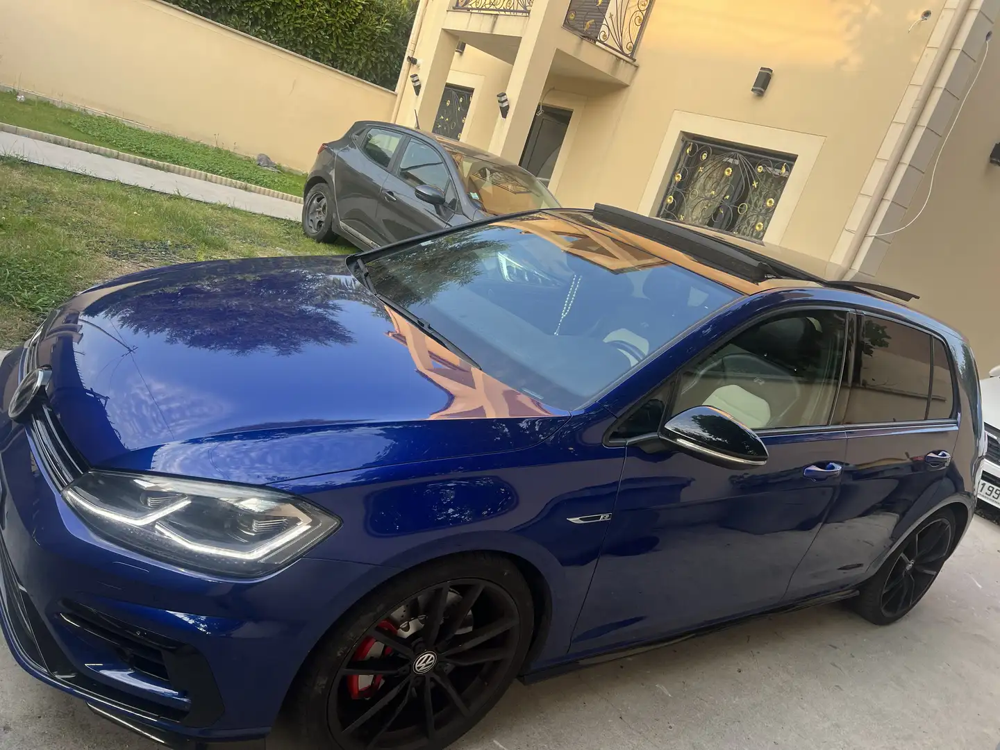 Volkswagen Golf R 2.0 Blauw - 1