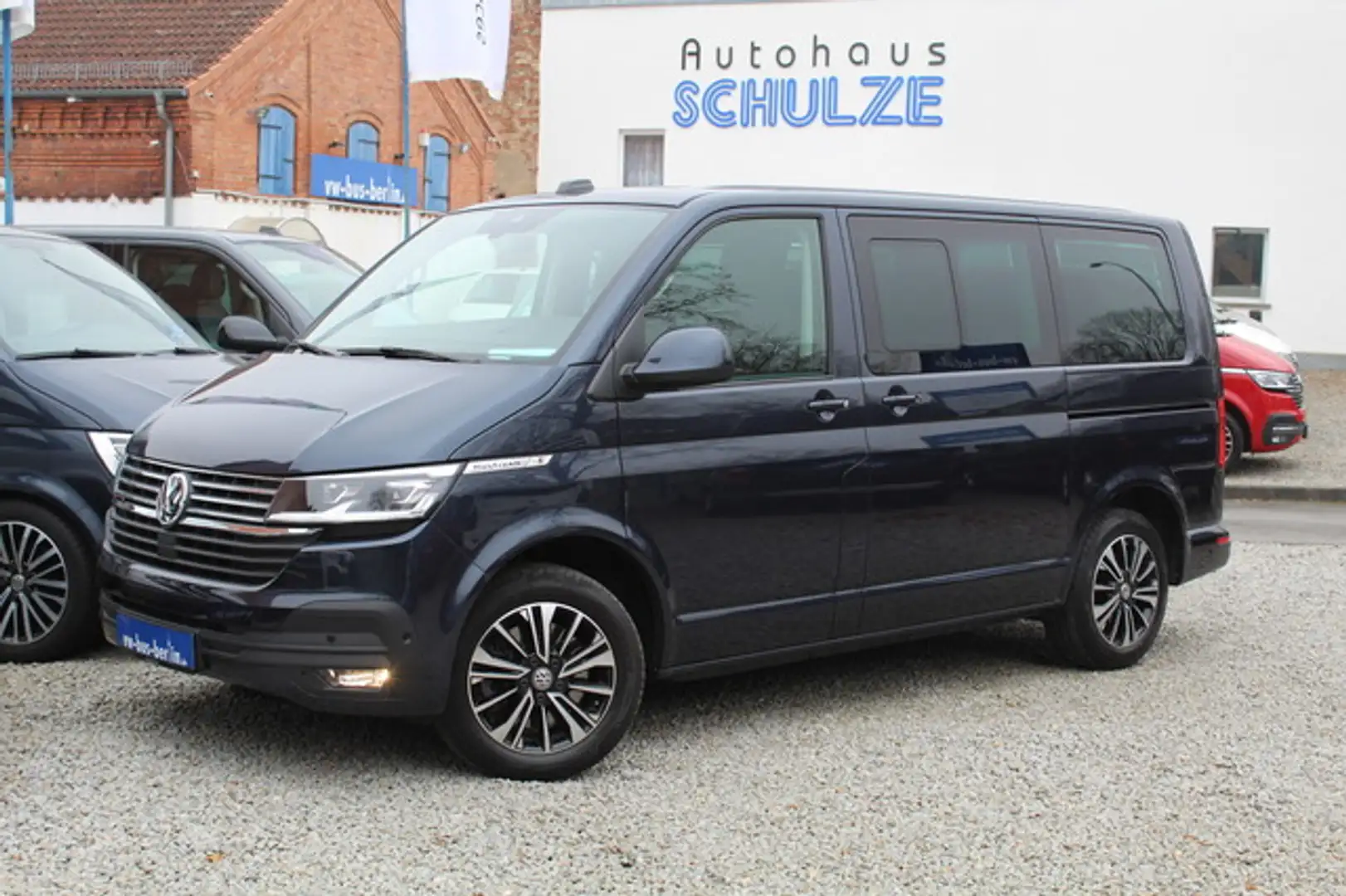 Volkswagen T6.1 Multivan DSG 4Motion LED AHK Standhzg Bleu - 1
