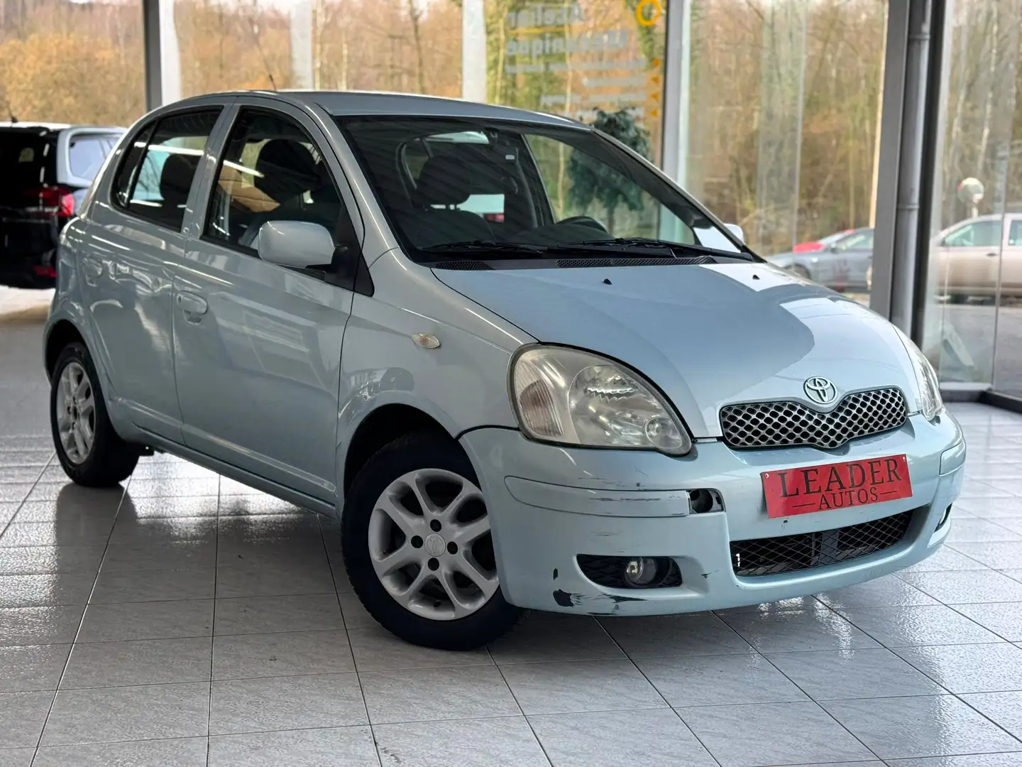 Toyota Yaris 🟩1.3 ESSENCE 94CV Blau - 1