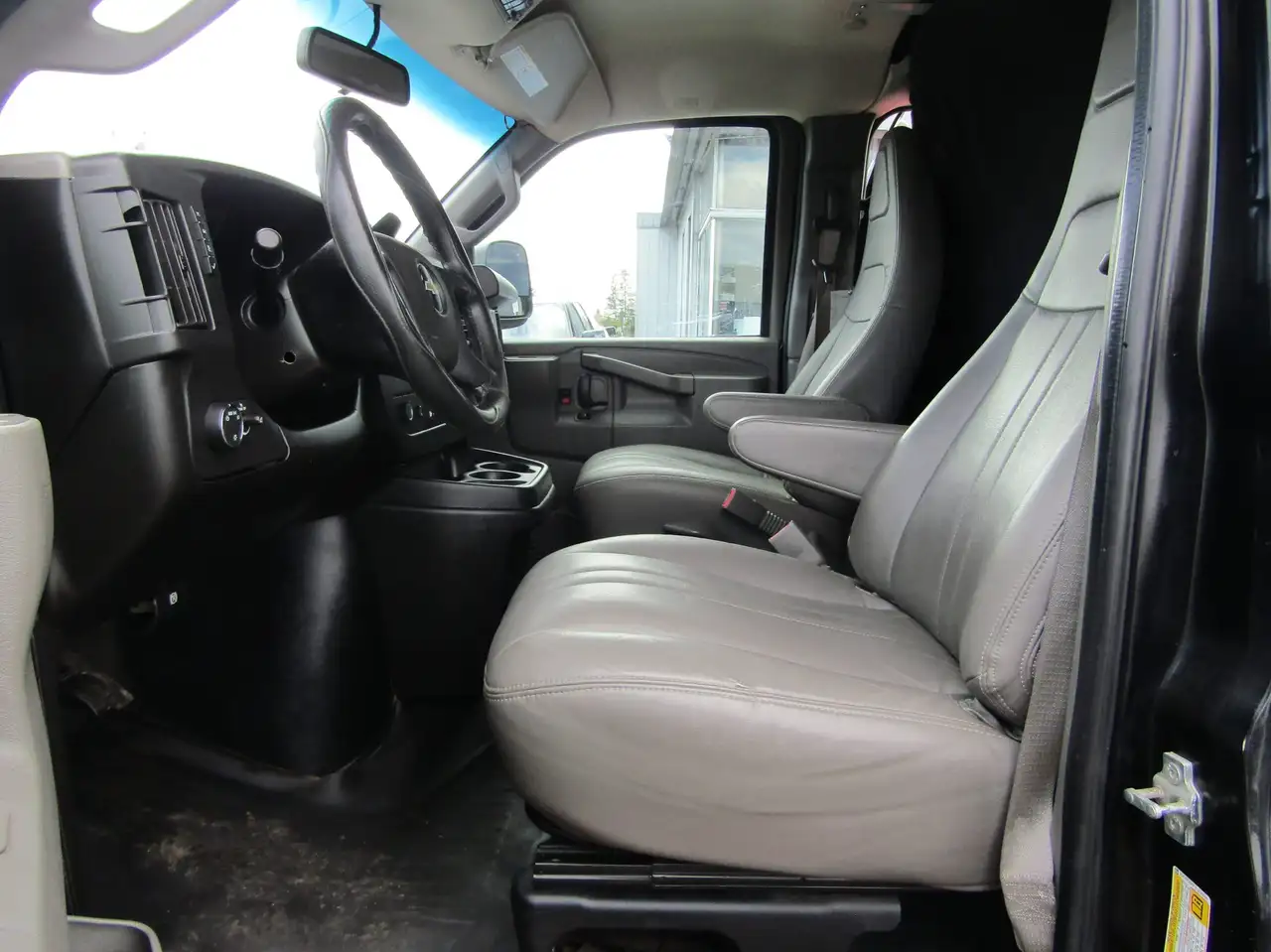 Chevrolet Express 2500 снимка Chevrolet Express 2500