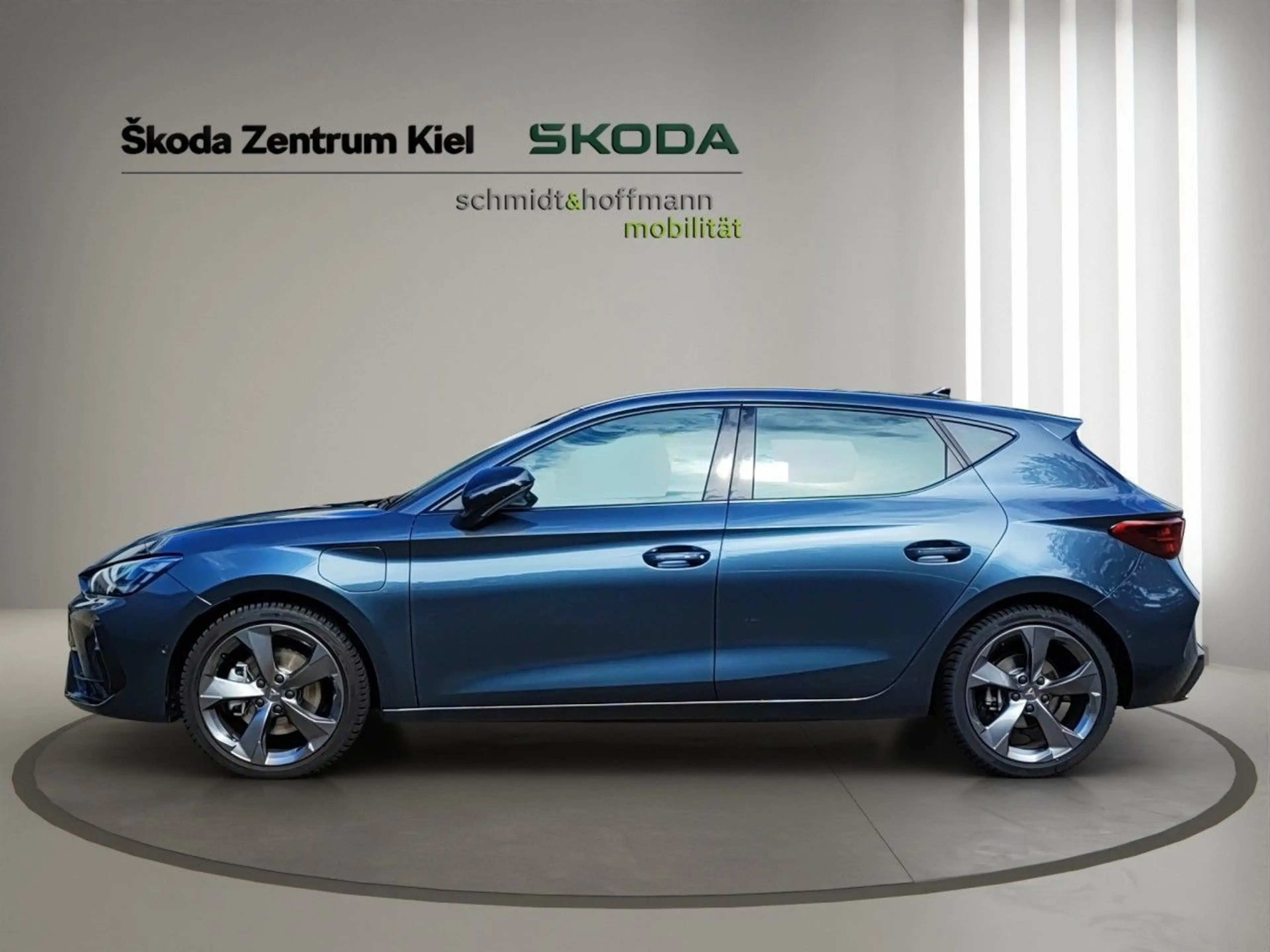 CUPRA Leon 1.5 e-HYBRID 1.5 e-Hybrid 150 kW — photo 3