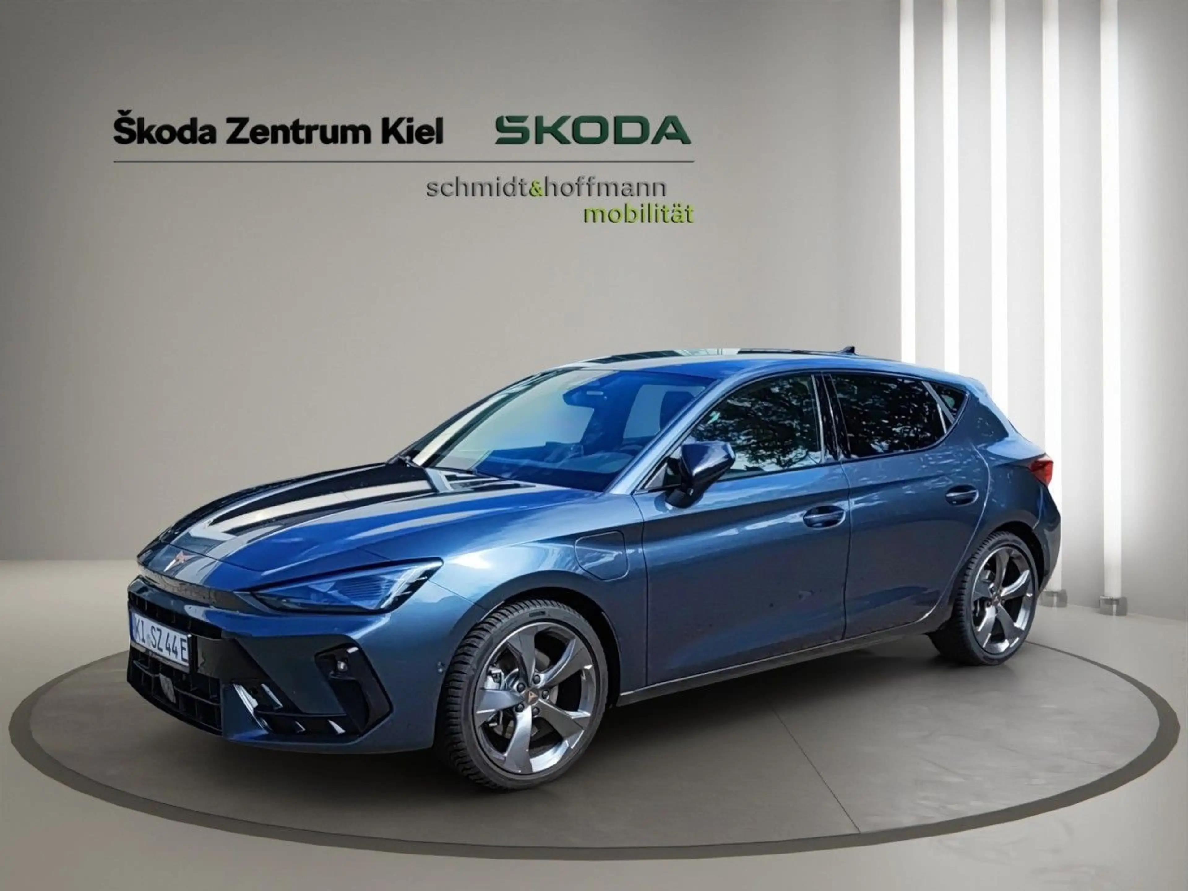CUPRA Leon 1.5 e-HYBRID 1.5 e-Hybrid 150 kW — photo 2