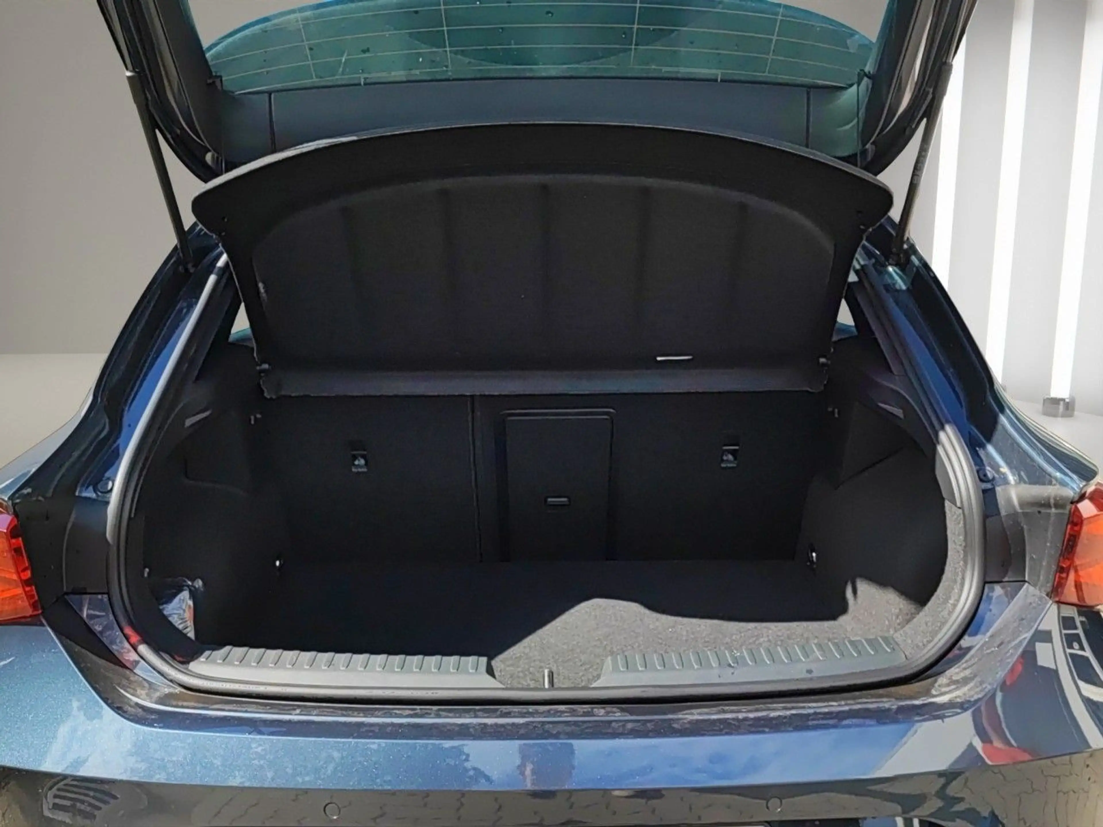CUPRA Leon 1.5 e-HYBRID 1.5 e-Hybrid 150 kW — photo 6