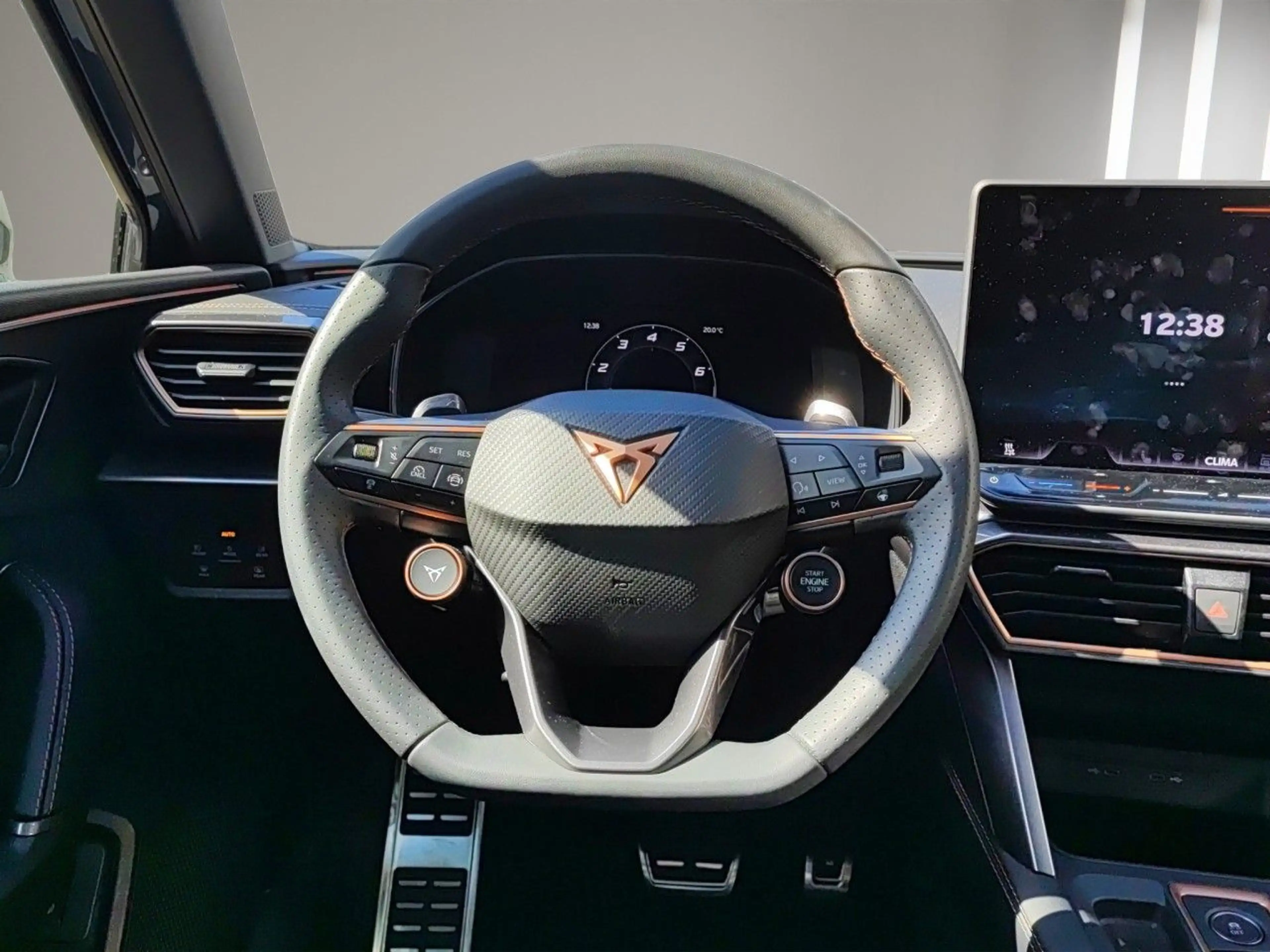 CUPRA Leon 1.5 e-HYBRID 1.5 e-Hybrid 150 kW — photo 11