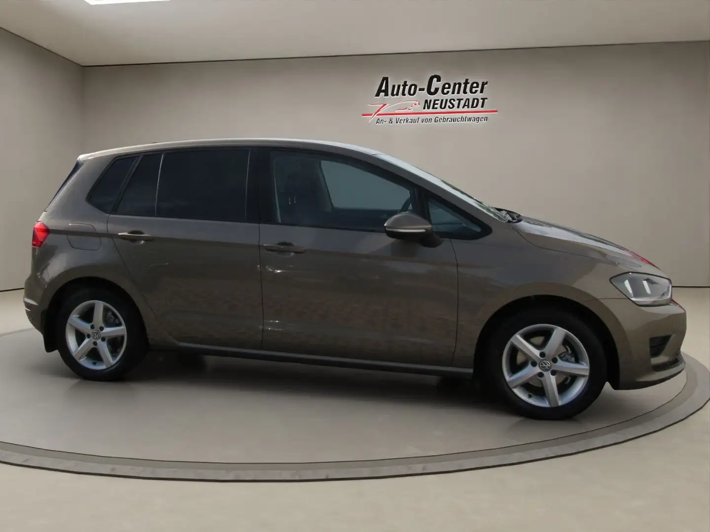 Volkswagen Golf Sportsvan VII Trendline BMT/Start-Stopp/AHK Gold - 2