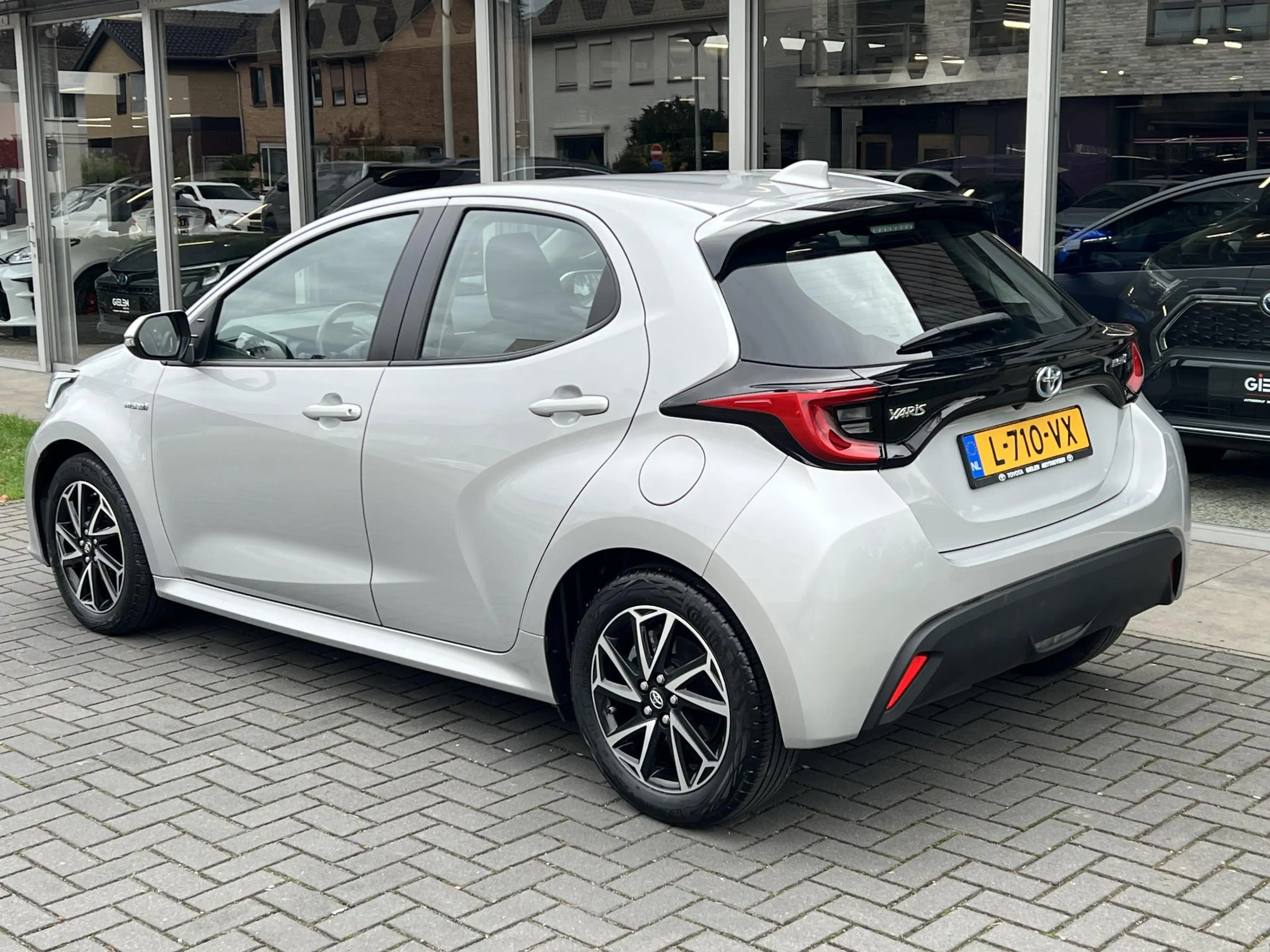 Toyota Yaris 1.5 Hybrid Dynamic | Apple CarPlay/Android auto, L — photo 3