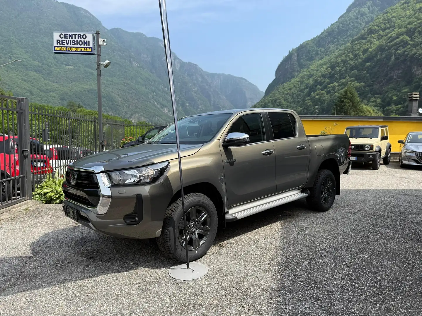 Toyota Hilux Hilux 2.8 d-4d 48V double cab Lounge auto Bronze - 1