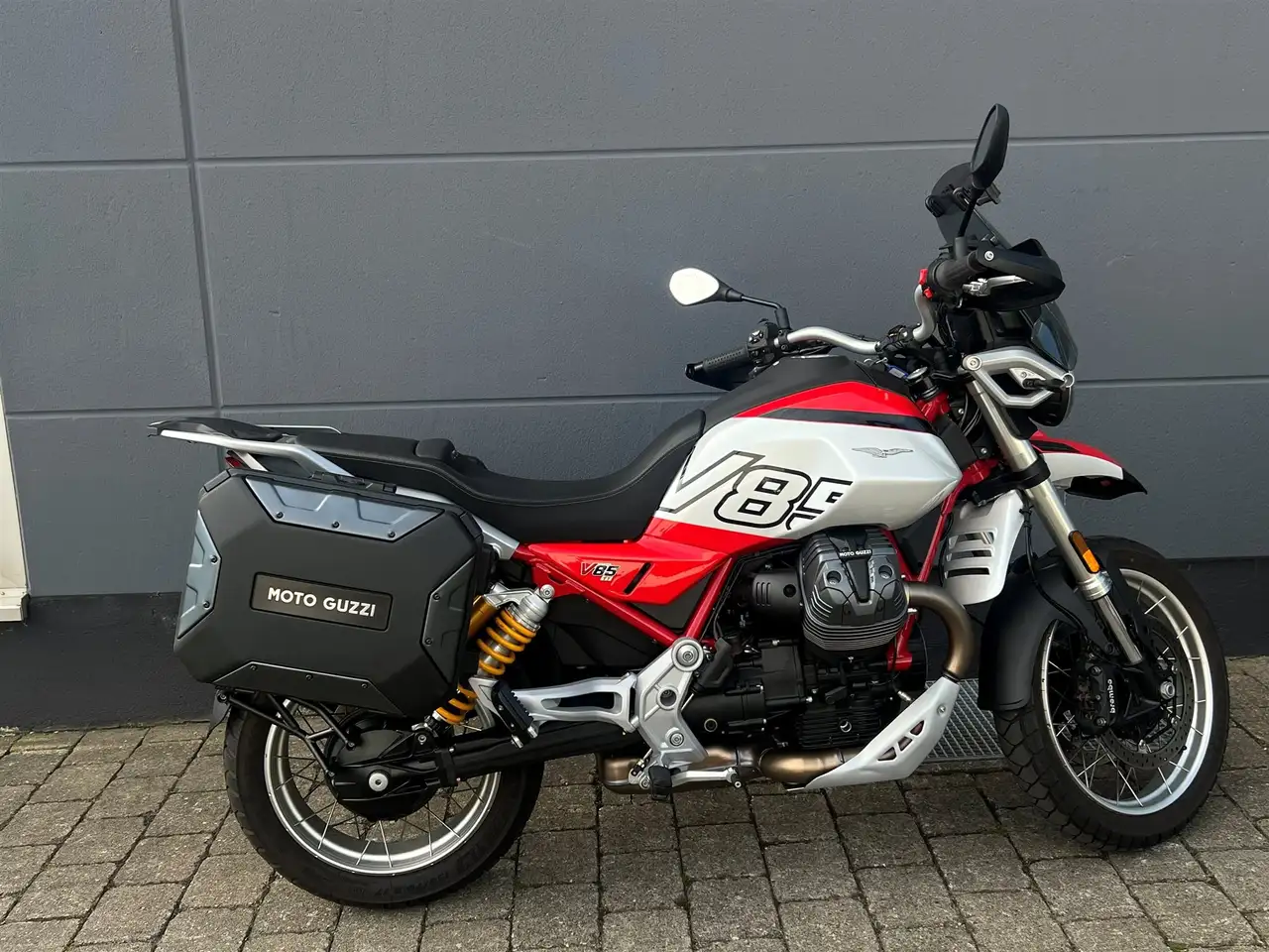 Moto Guzzi V 85 TT