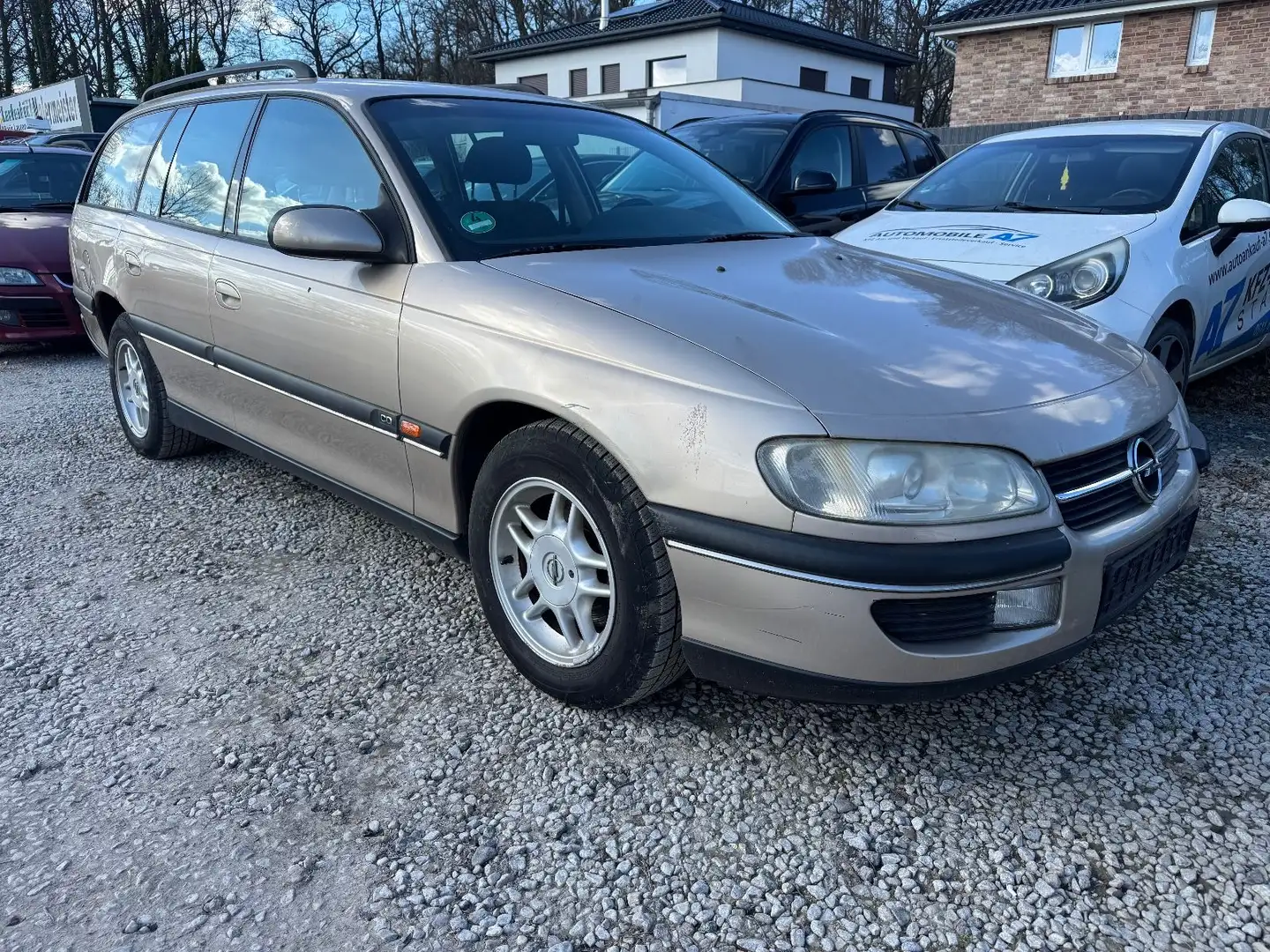Opel Omega - 1