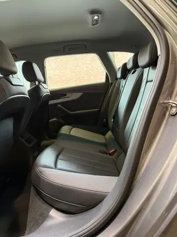 Audi A4 Avant view 13