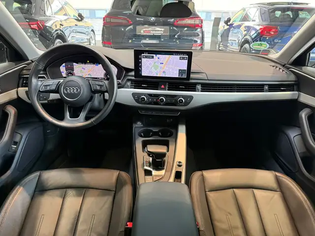Audi A4 Avant view 11