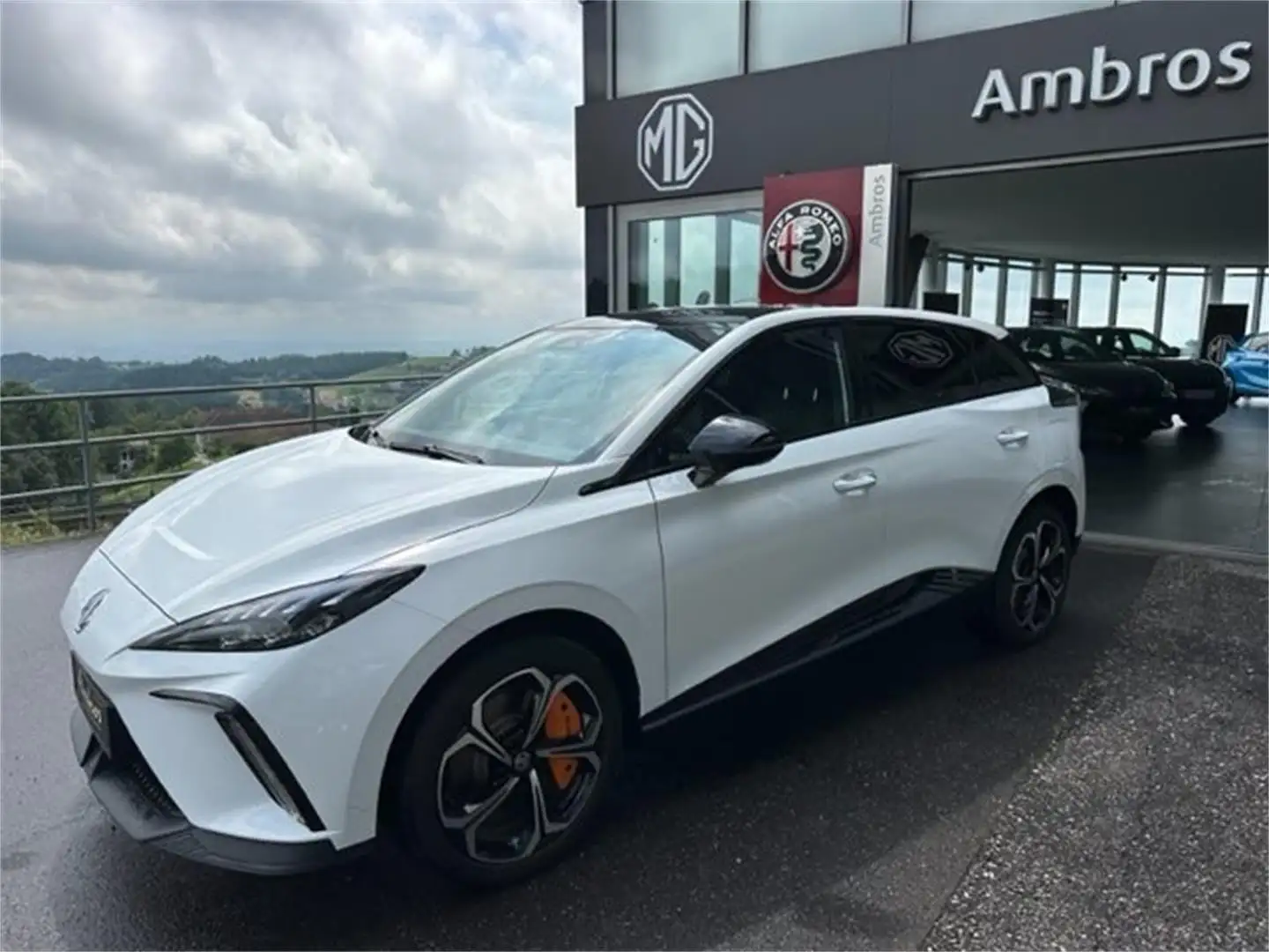 MG MG4 XPOWER 64kWh Alb - 1