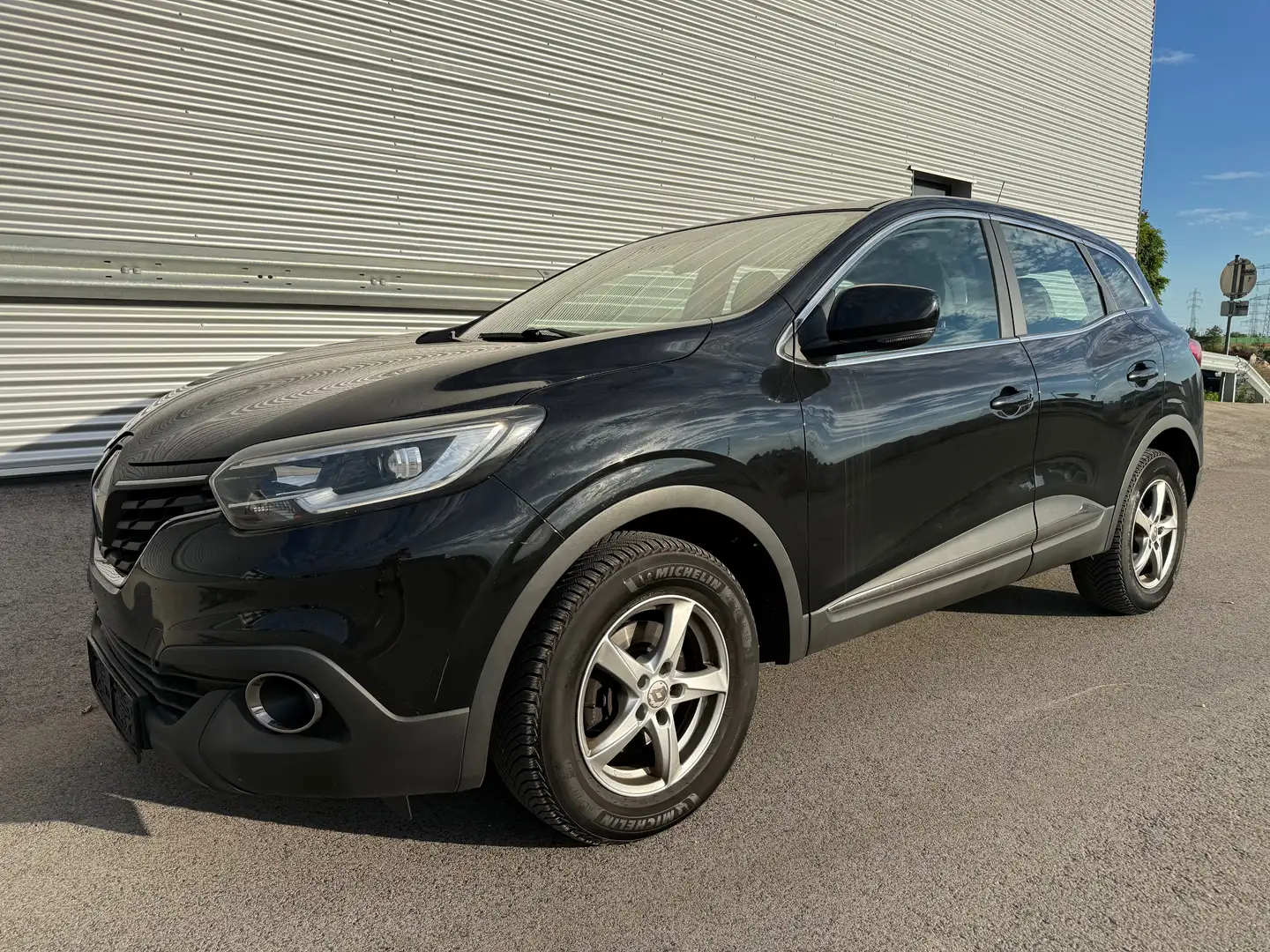 Renault Kadjar Energy TCe 130 6-Gang Life ID:11 Schwarz - 2
