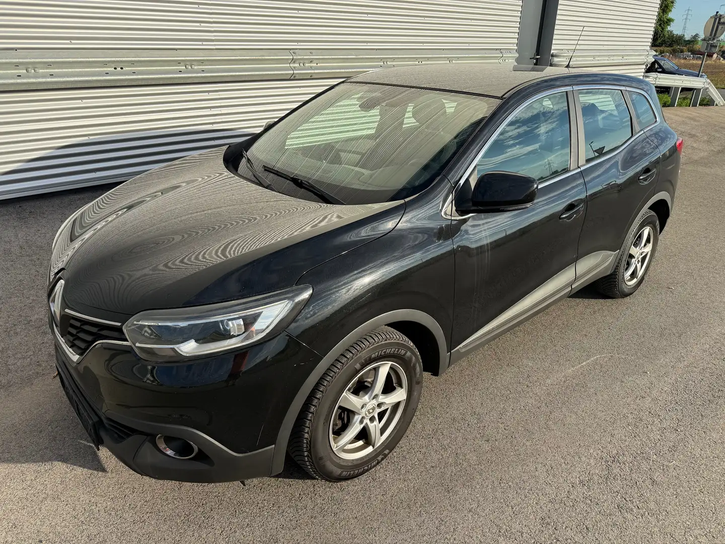 Renault Kadjar Energy TCe 130 6-Gang Life ID:11 Schwarz - 1