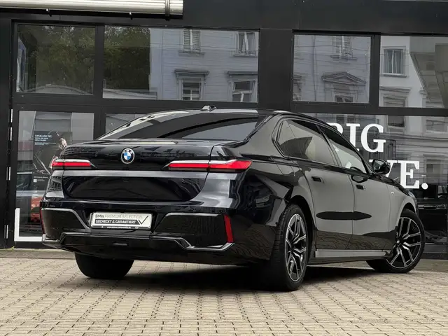 BMW 7 Series view 2