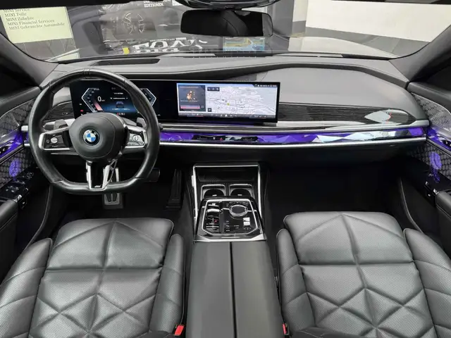 BMW 7 Series view 6