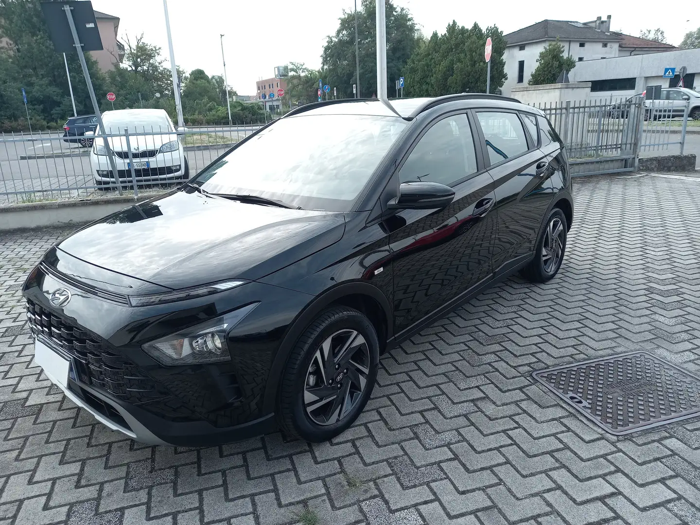 Hyundai BAYON Bayon 1.0 t-gdi 48V Xclass Safety Schwarz - 2