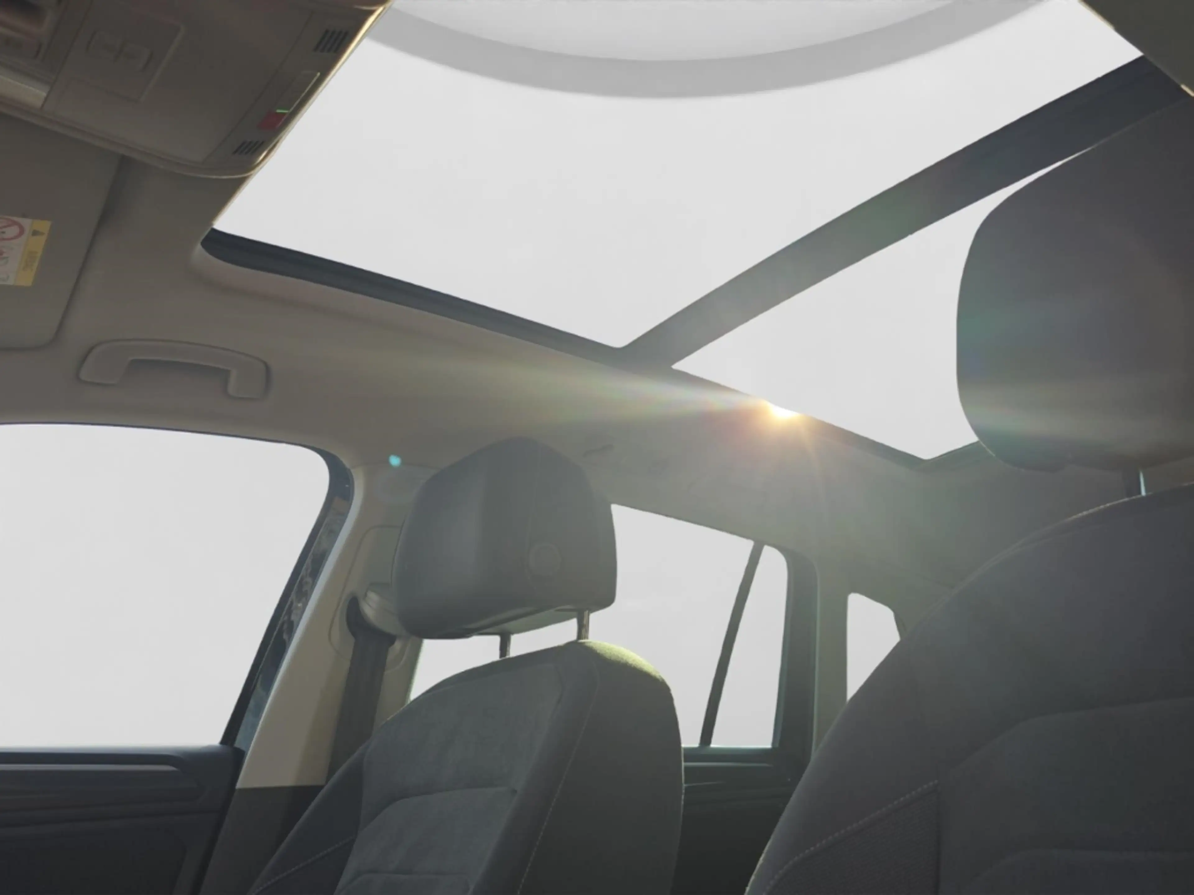 Volkswagen Tiguan 2.0 TDI Elegance 4Motion Alu LED AHK Pano Kamera A — photo 11