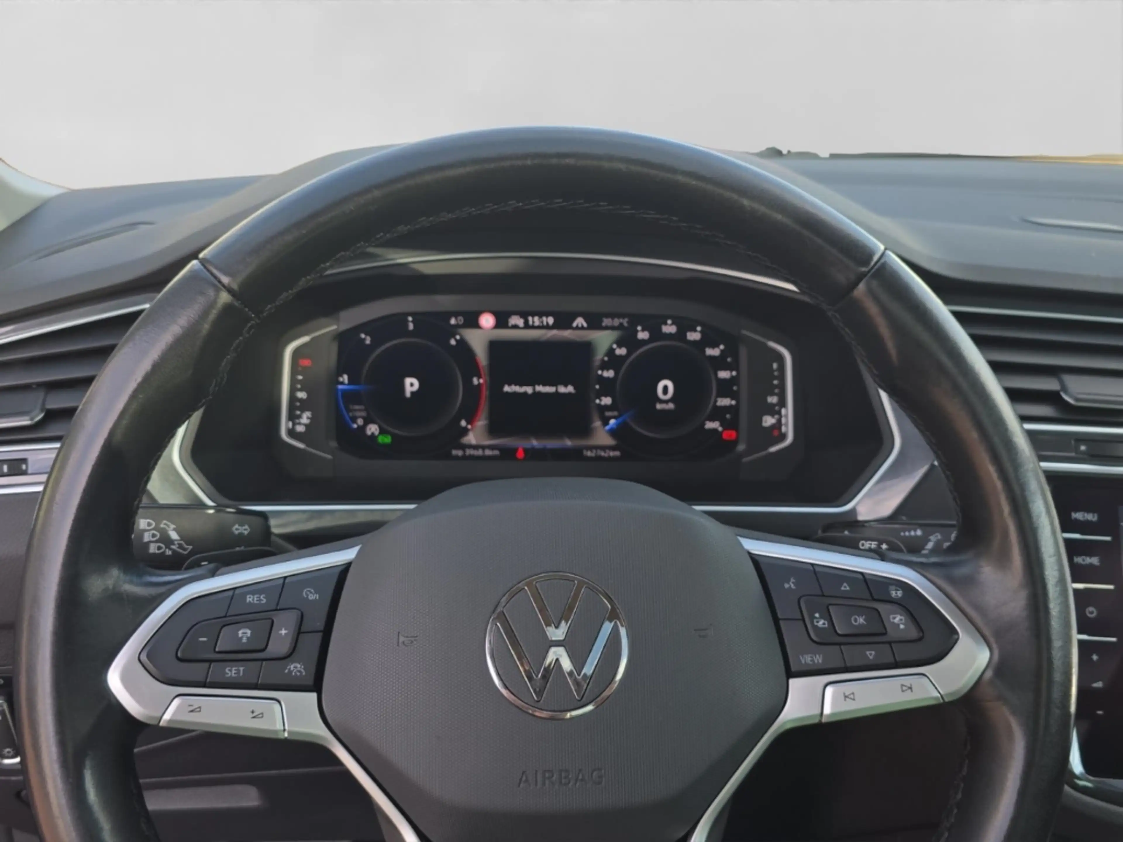 Volkswagen Tiguan 2.0 TDI Elegance 4Motion Alu LED AHK Pano Kamera A — photo 10