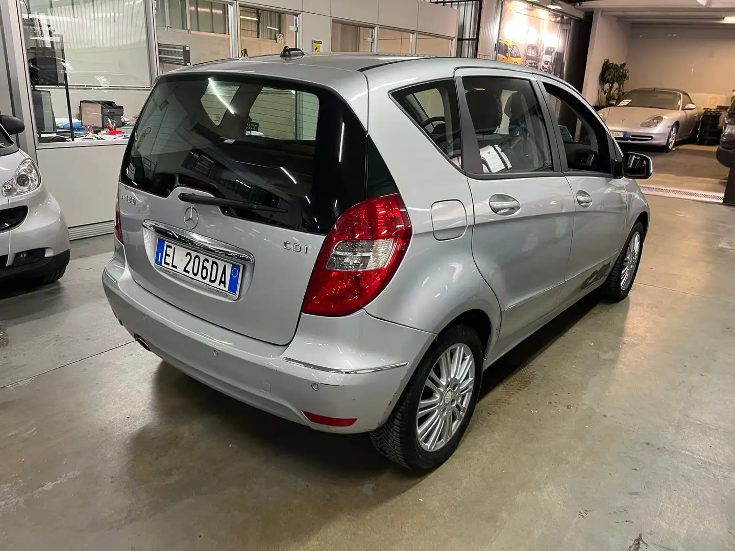Mercedes-Benz A 180 cdi  CAMBIO AUTOMATICO, solo 80mila km Grau - 2