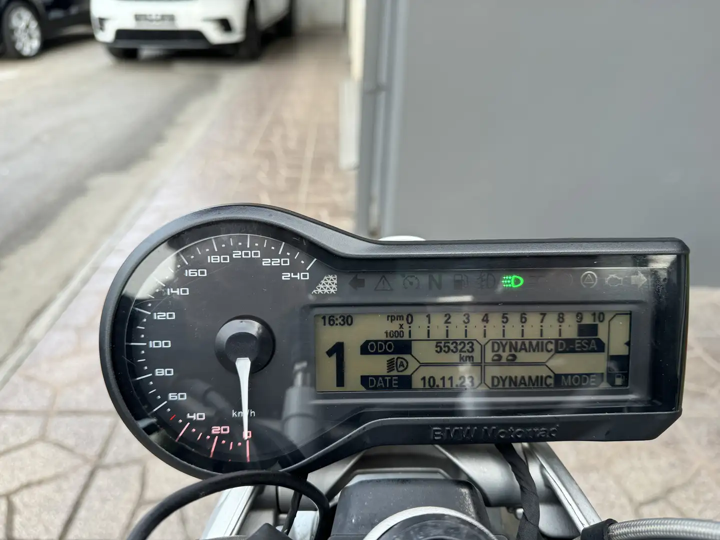 BMW R 1200 R Naked White - 1