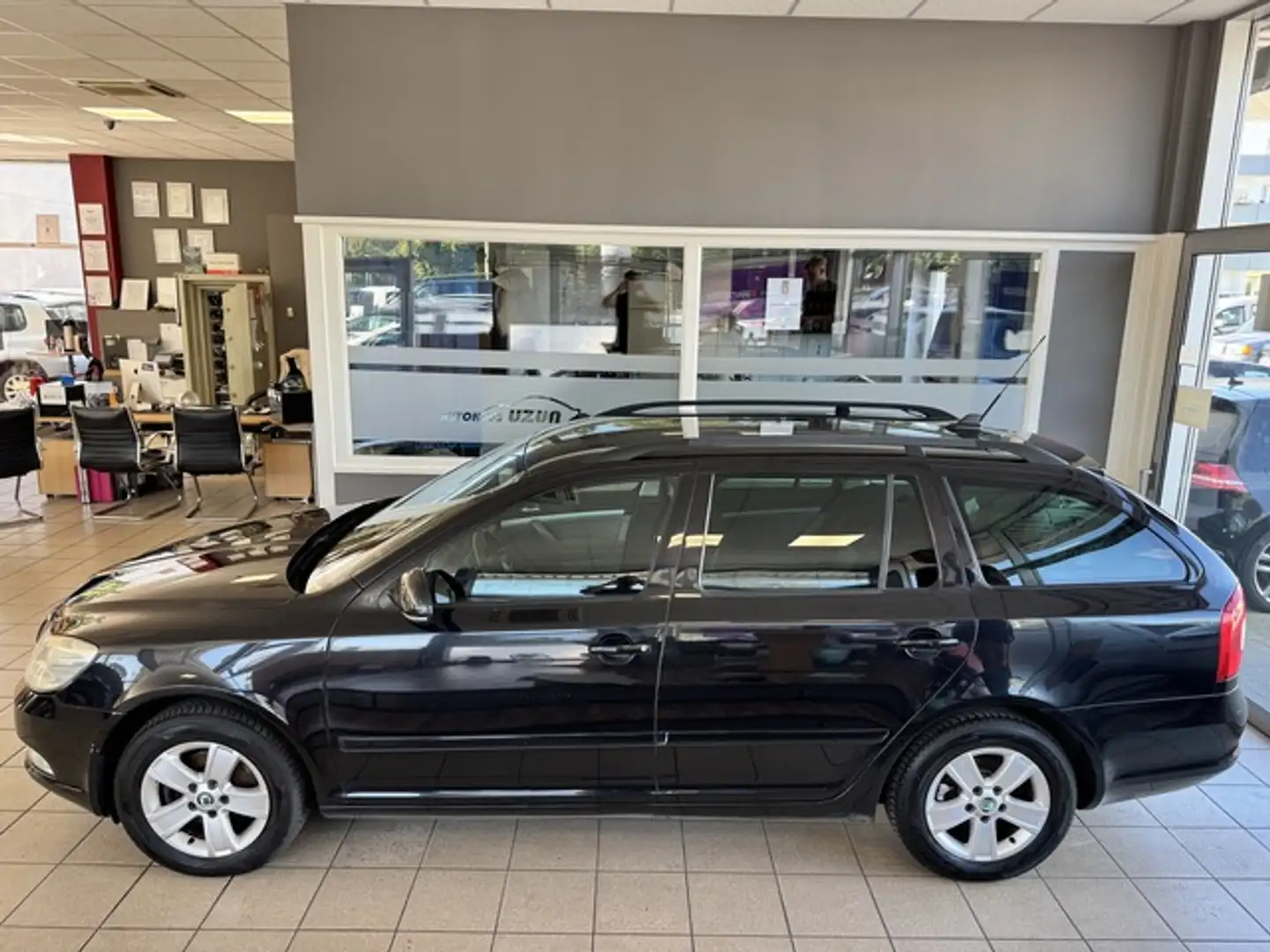 Skoda Octavia Combi Ambition TDI Navi Klimatro. AHK Schwarz - 2