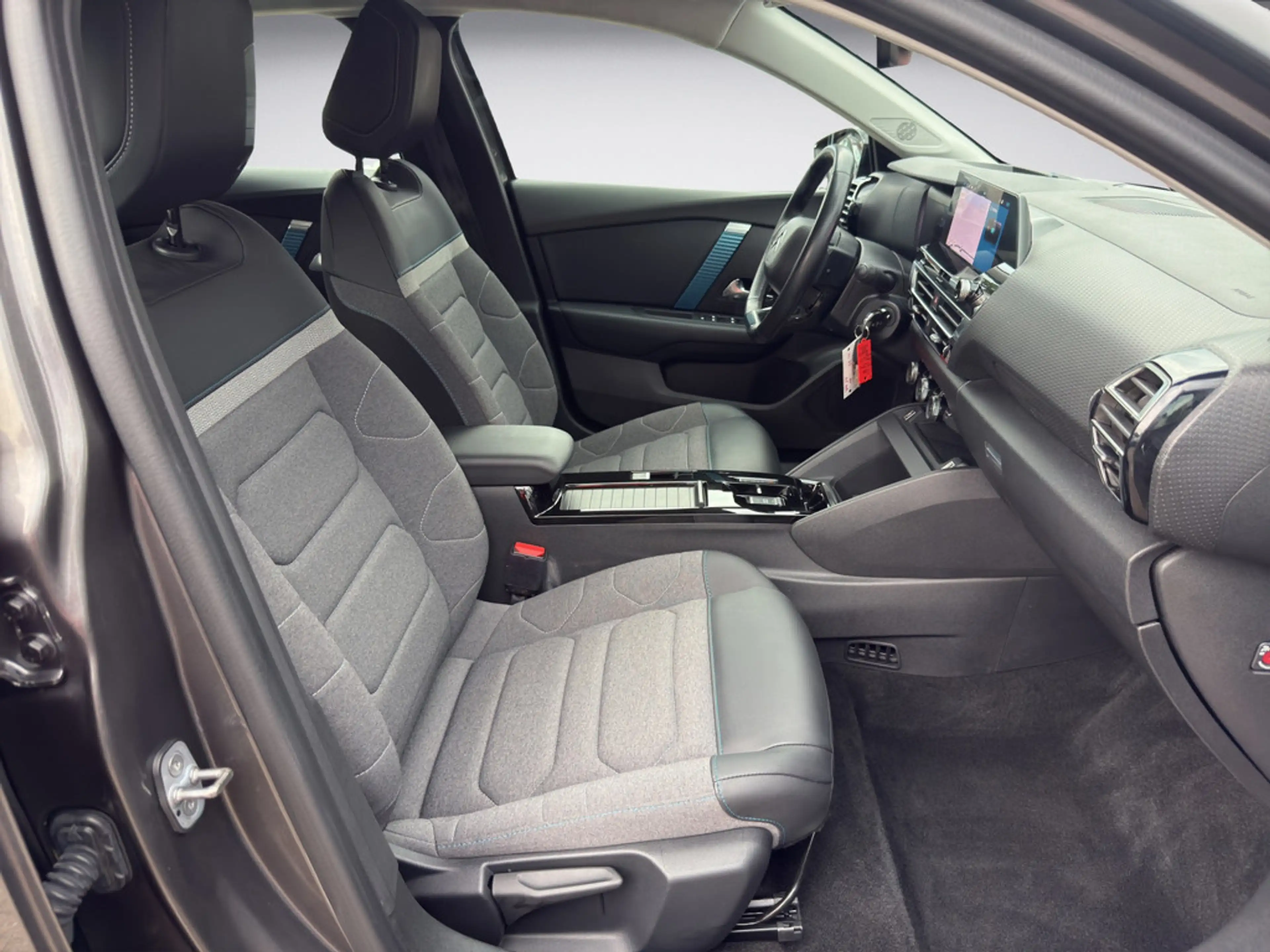 Citroen E-C4 Electric — photo 14