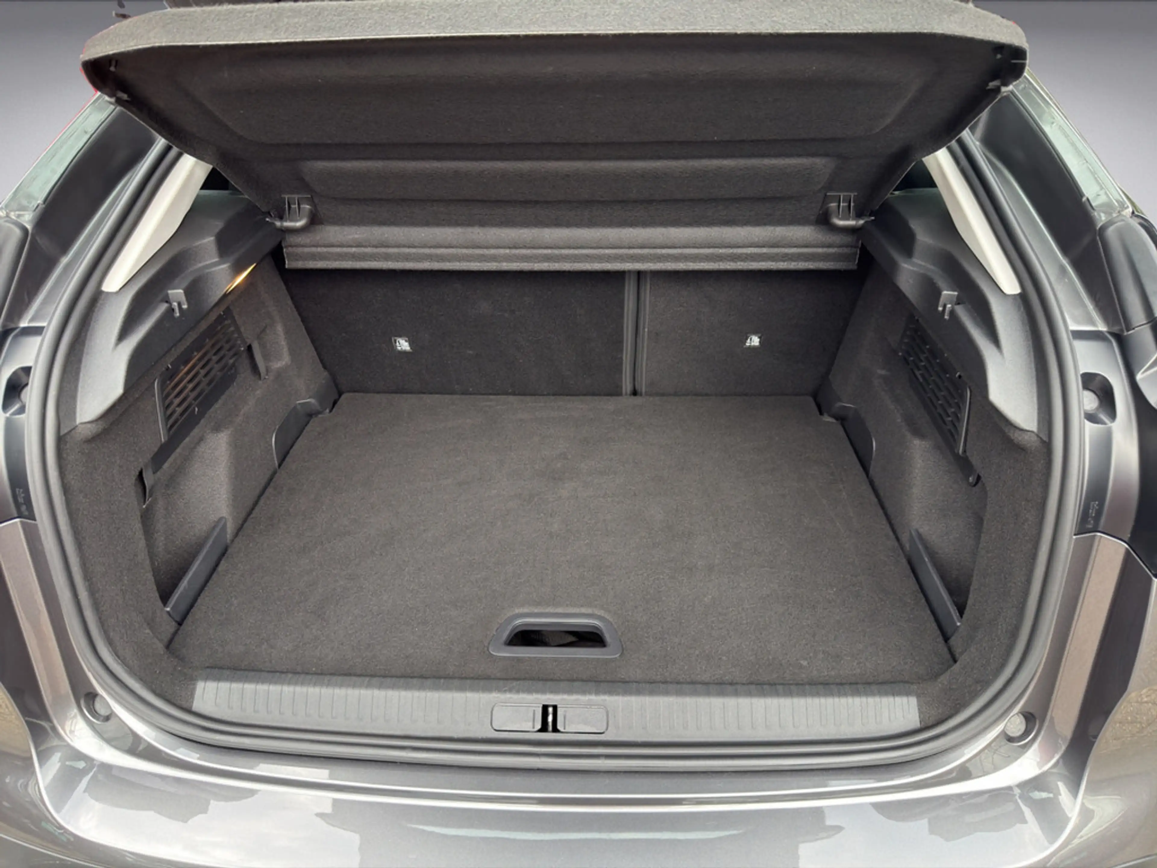 Citroen E-C4 Electric — photo 15