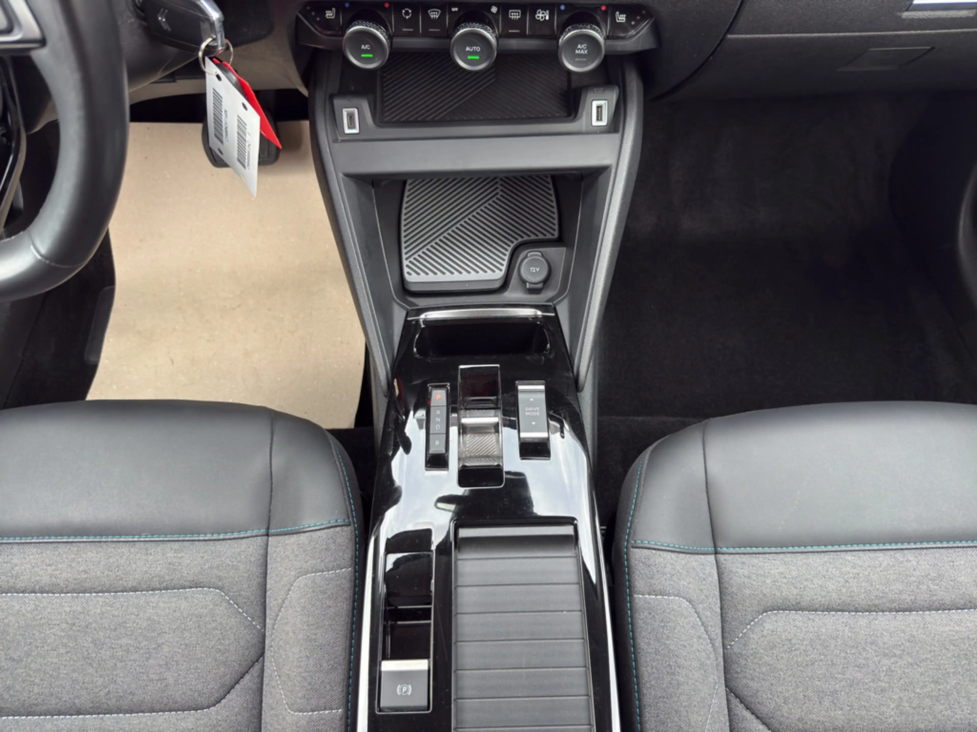 Citroen E-C4 Electric — photo 13