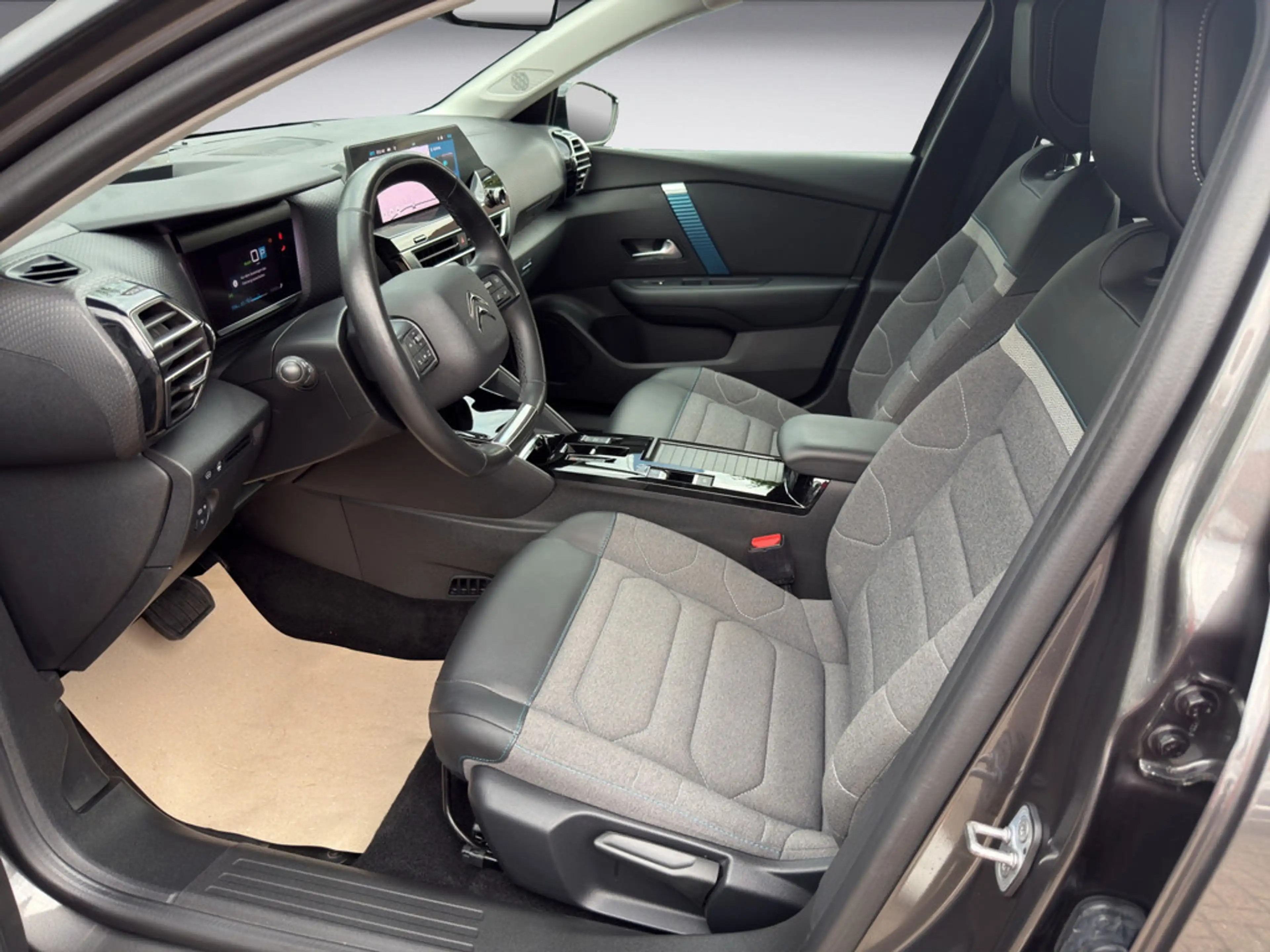 Citroen E-C4 Electric — photo 10