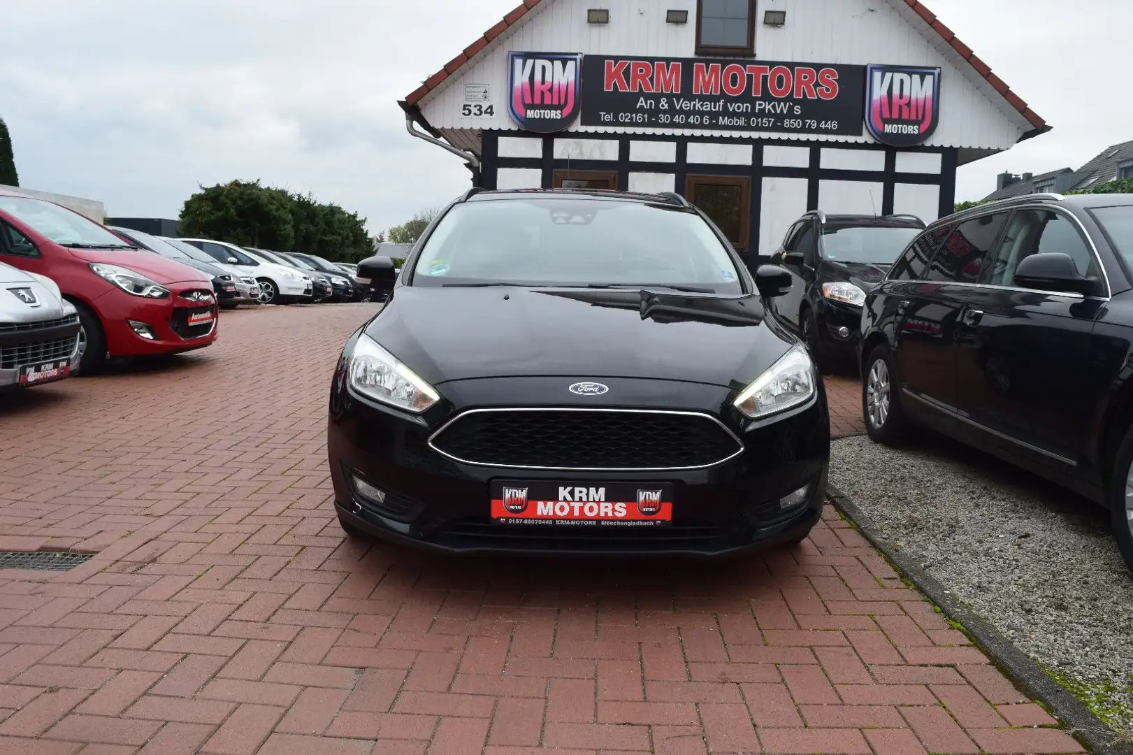 Ford Focus Turnier TÜV/AU NEU,NAVI,KLIMA,START&STOP Noir - 1