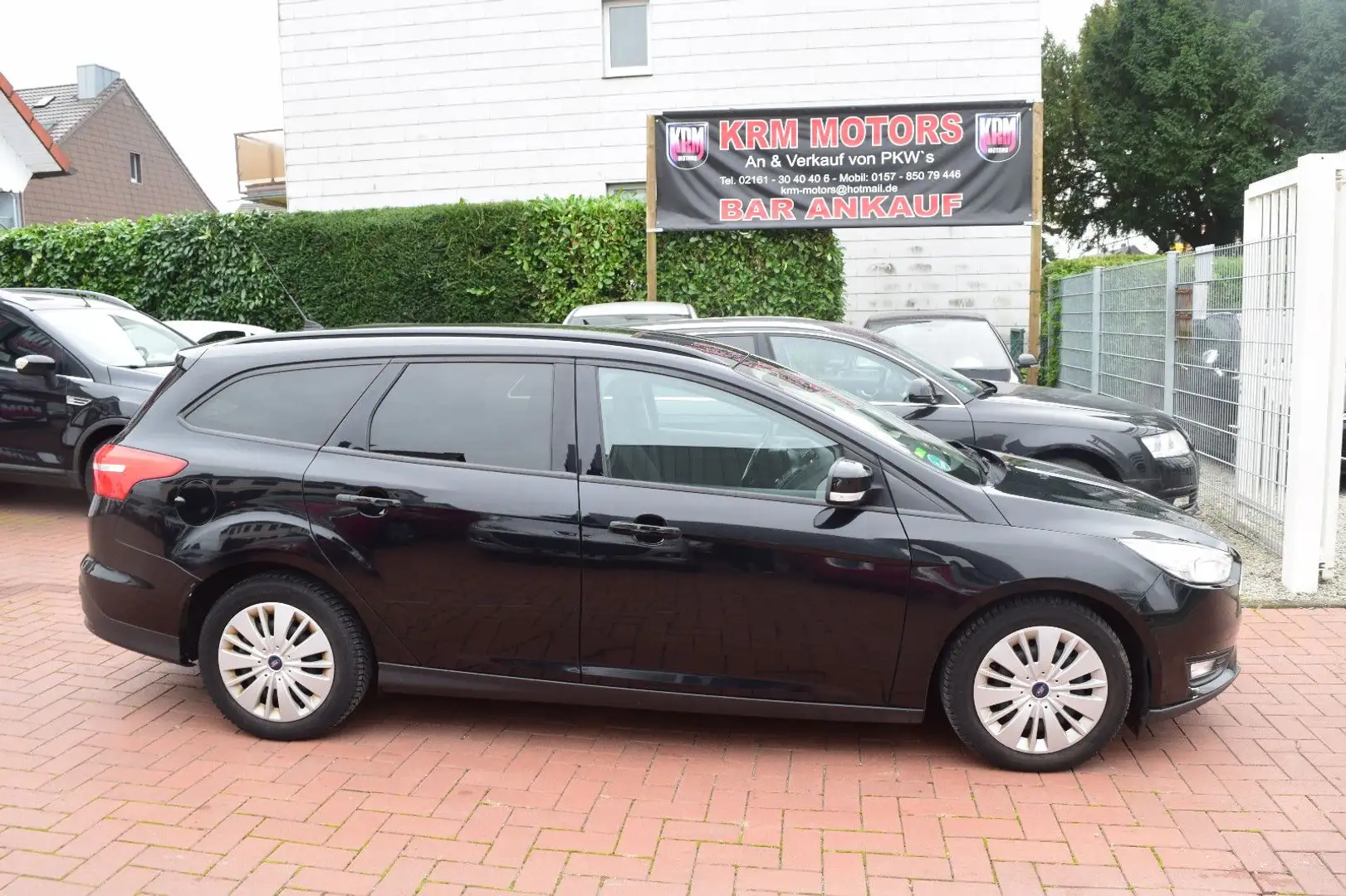 Ford Focus Turnier TÜV/AU NEU,NAVI,KLIMA,START&STOP Noir - 2