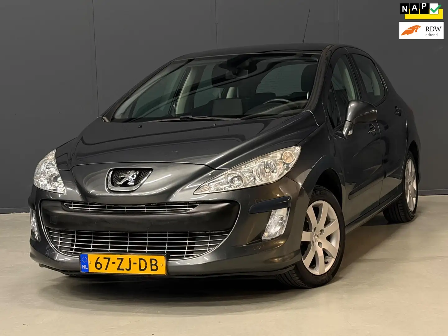 Peugeot 308 1.6 VTi XS AUTOMAAT 5-DEURS PANO/CRUISE/AIRCO | KE Grau - 1