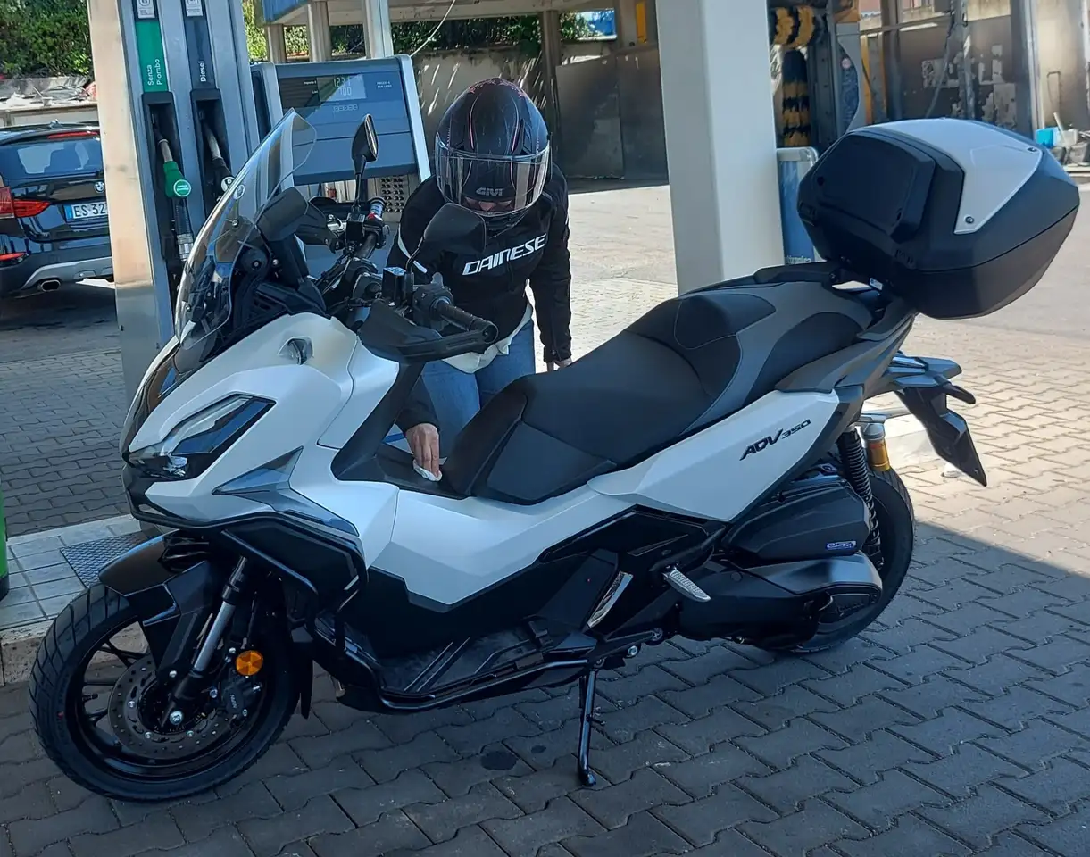 Honda ADV 350