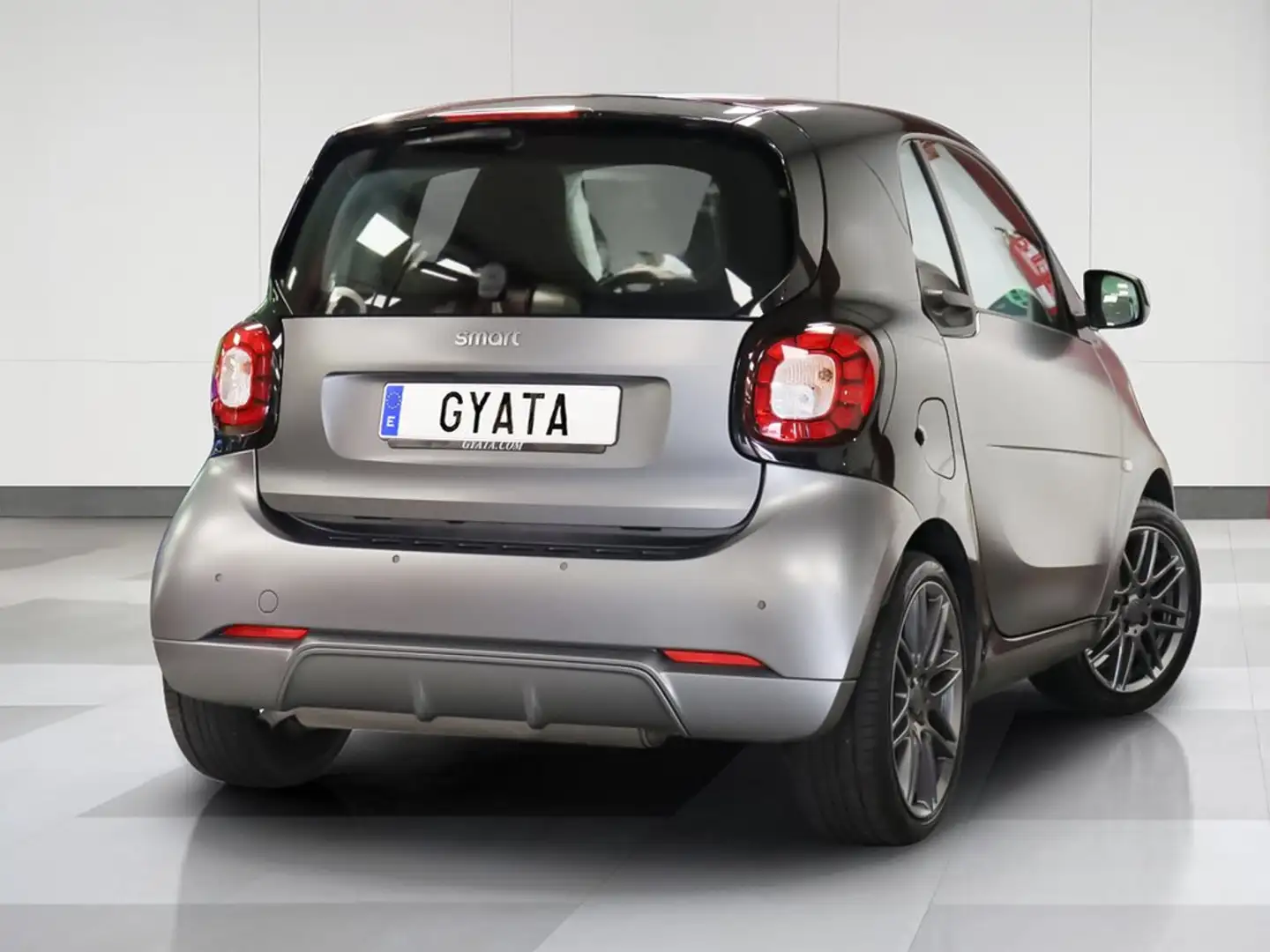 smart forTwo Coupé 66 Passion Aut. Gris - 2