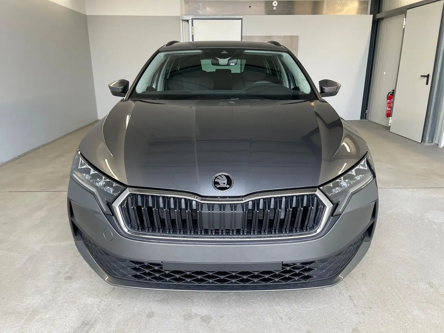 Skoda Octavia Combi Essence DSG AHK+Sitzheizung+App Connect 1... Grijs - 2